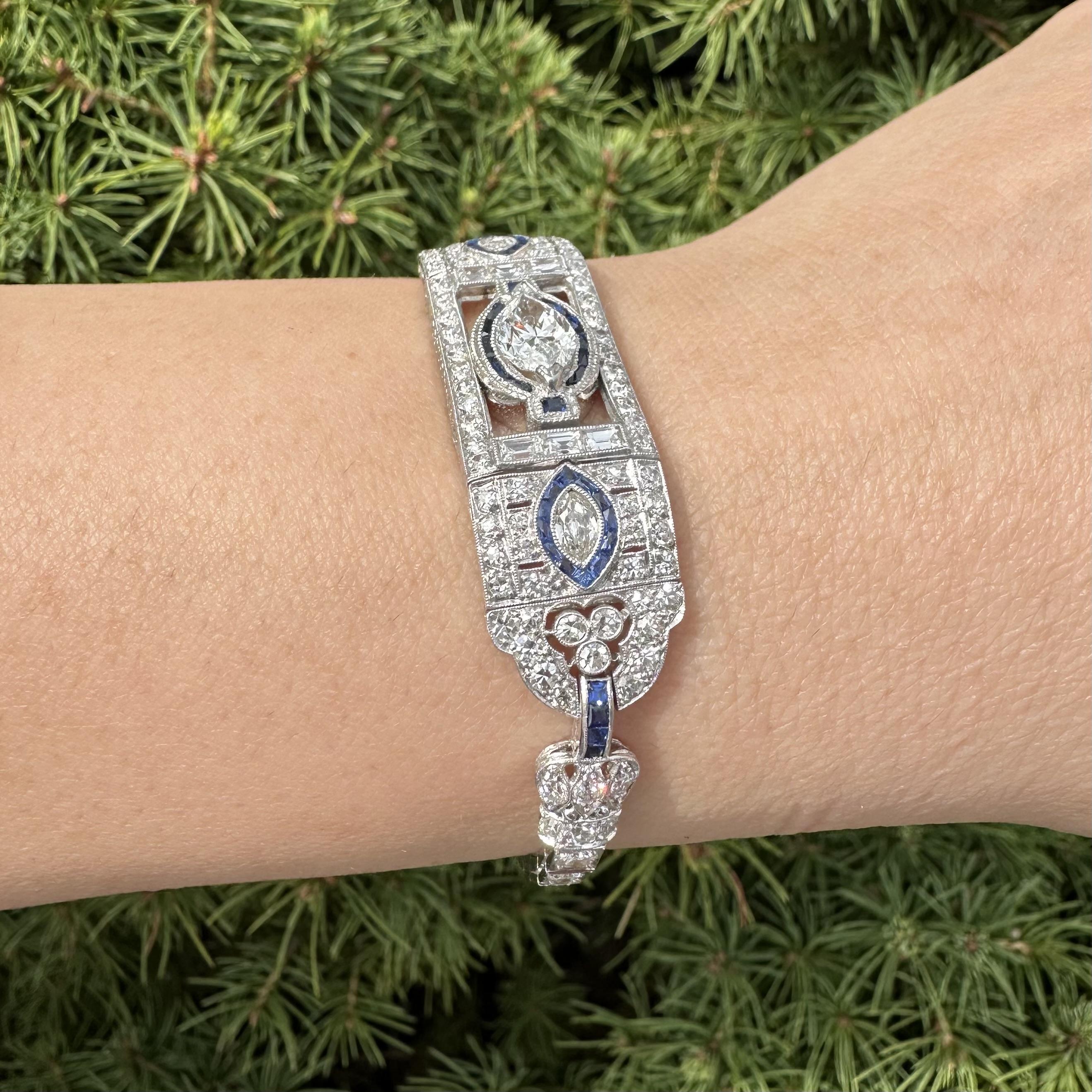 Pulsera antigua Art Decó de platino con diamante marquesa y zafiro grabados a mano GIA en venta 12