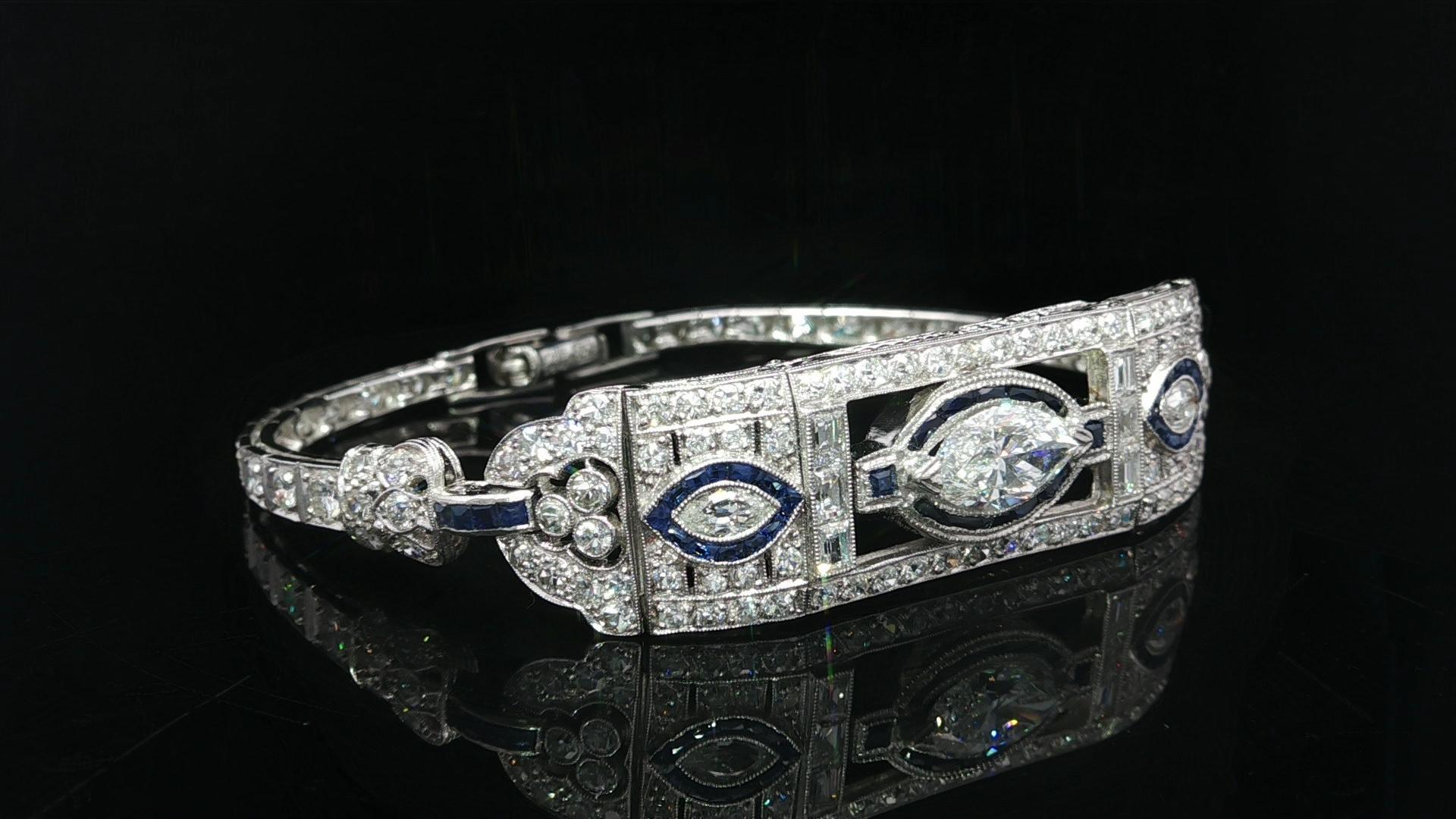 Pulsera antigua Art Decó de platino con diamante marquesa y zafiro grabados a mano GIA en Bueno estado para la venta en Montclair, NJ