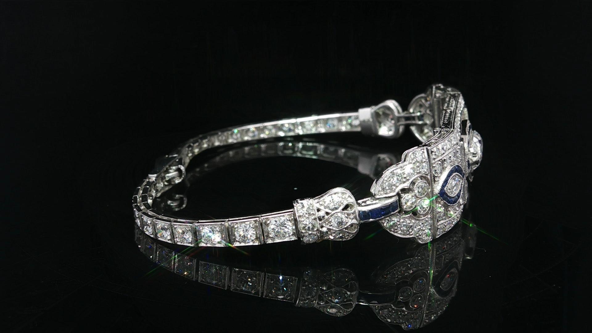 De las mujeres Pulsera antigua Art Decó de platino con diamante marquesa y zafiro grabados a mano GIA en venta