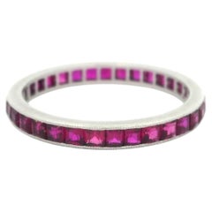 Antike Art Deco Platin GIA Square Step Cut Lab Grown Ruby Eternity Stack Band