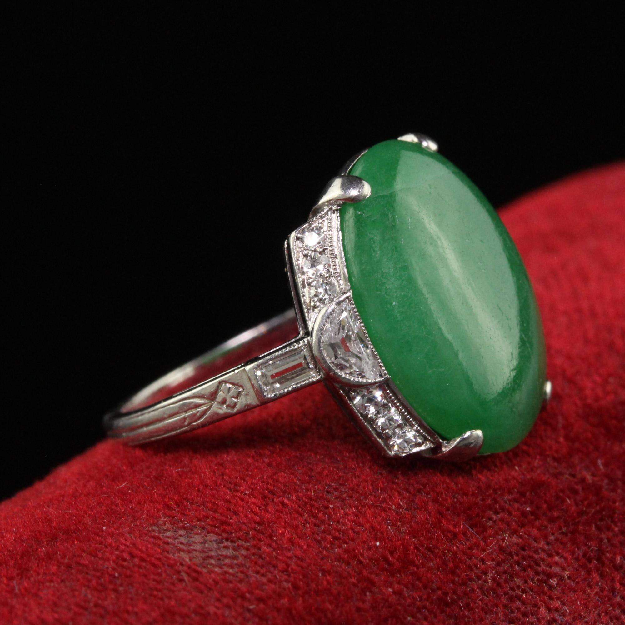 Antique Art Deco Platinum Natural Fei Cui Jade and Diamond Cocktail Ring - GIA In Good Condition For Sale In Great Neck, NY