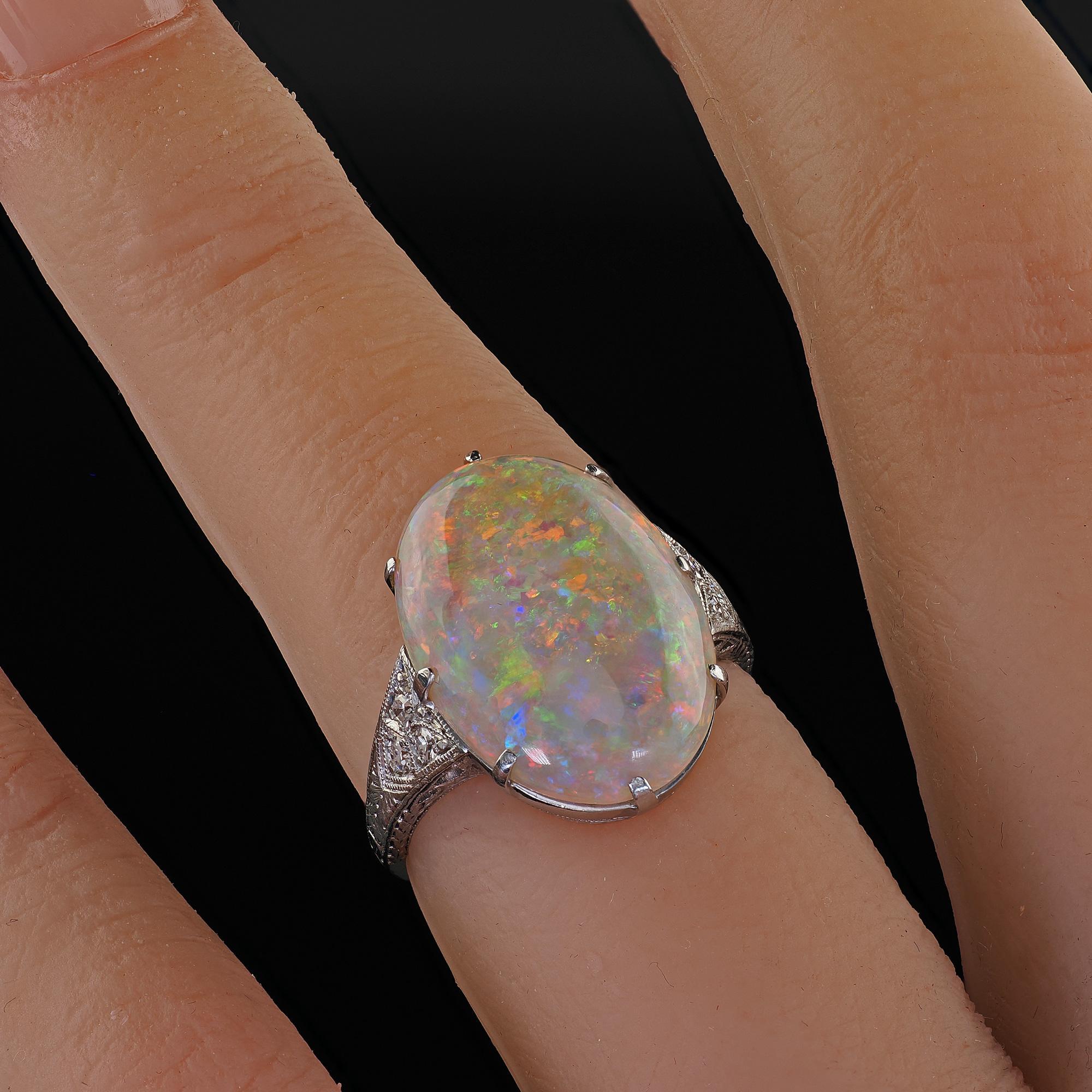 Antiker Art-Déco-Cocktailring aus Platin mit natürlichem Opal und Diamant-Gravur im Angebot 5