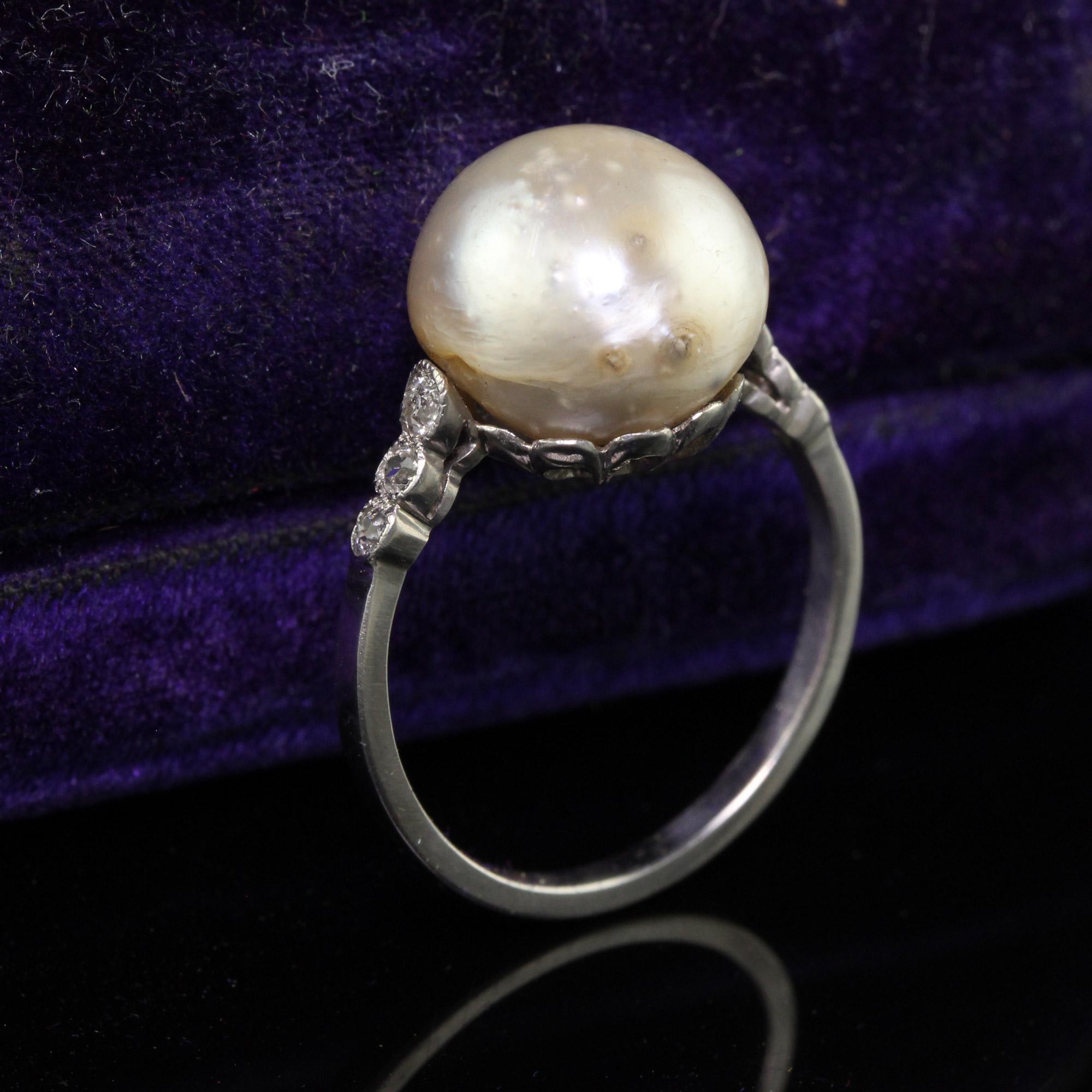 Taille ronde Bague de fiançailles Art déco ancienne en platine, perle naturelle et diamant - GIA en vente