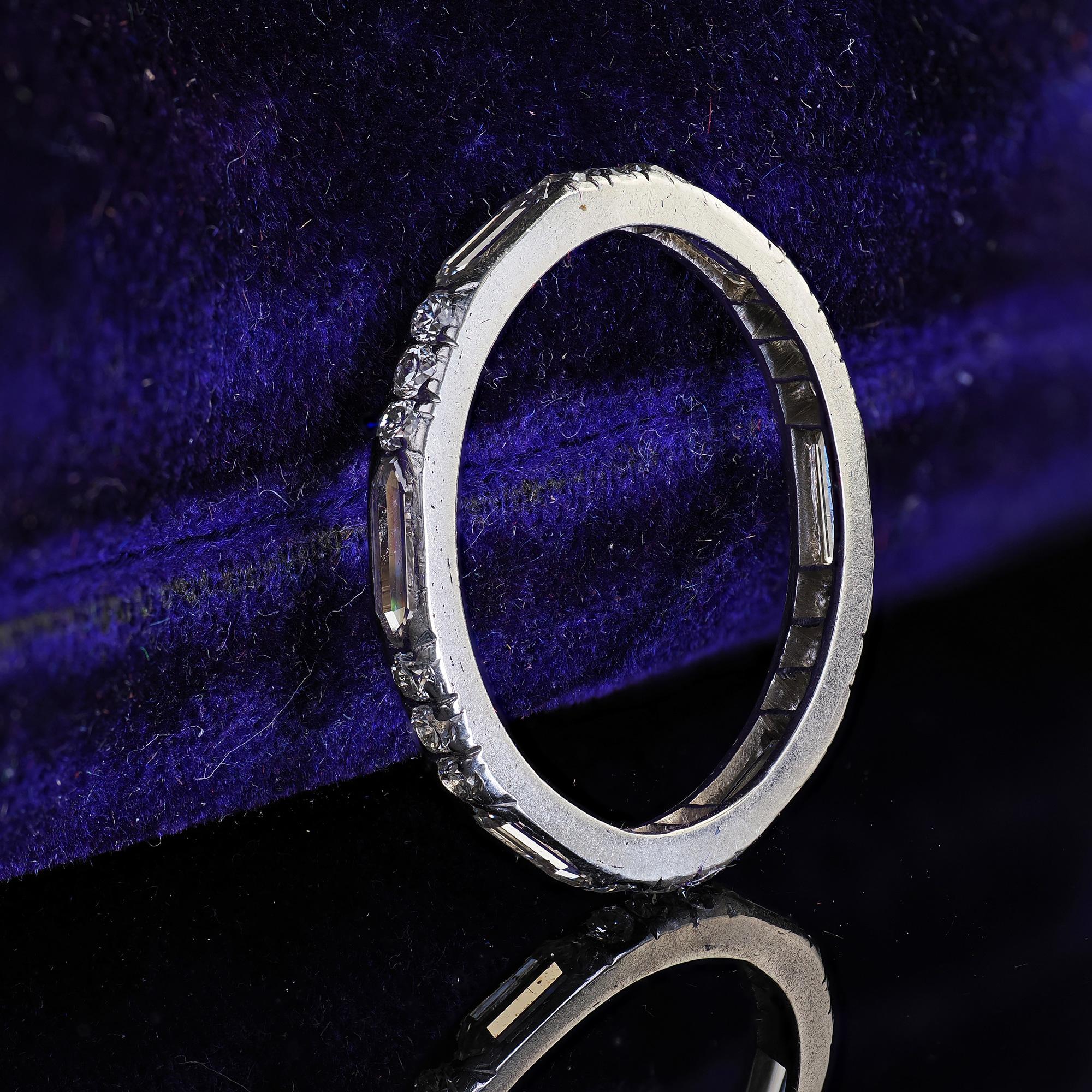 Antique Art Deco Platinum Old Bullet Cut Diamond Eternity Wedding Band In Good Condition For Sale In Great Neck, NY