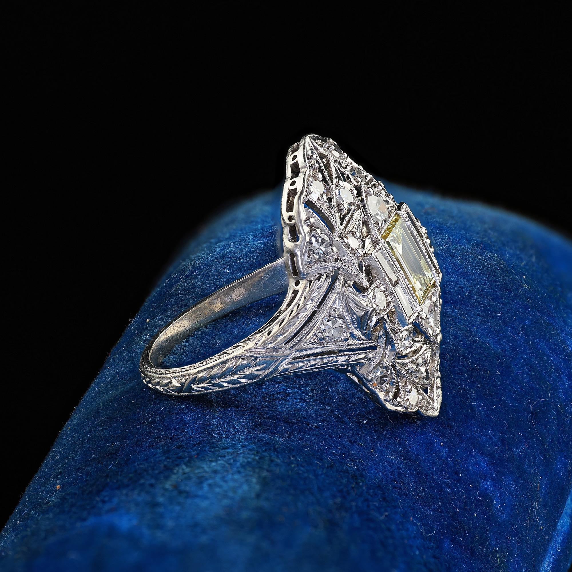 Antique Art Deco Platinum Old Carre Cut Diamond Filigree Shield Ring - GIA In Good Condition For Sale In Great Neck, NY