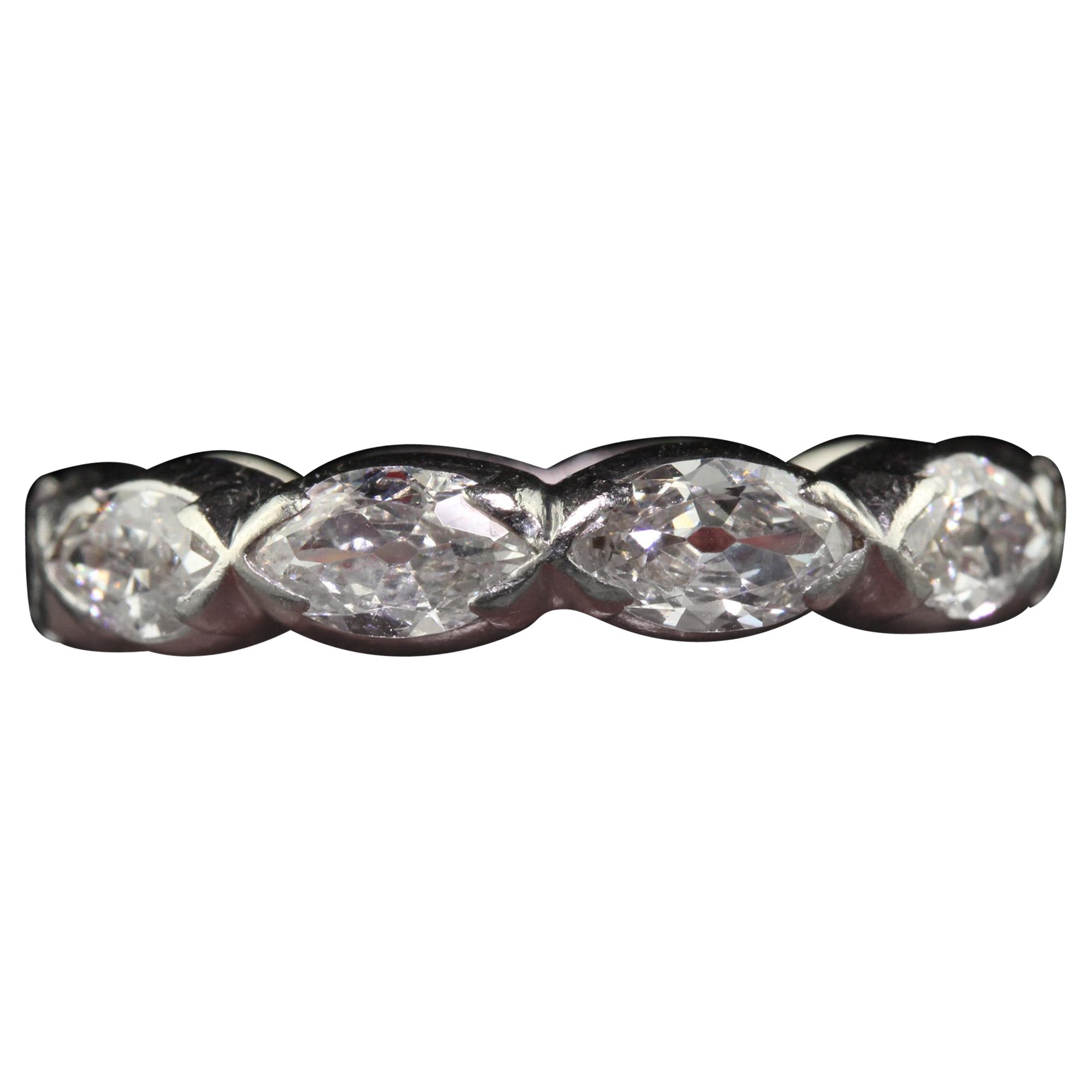 Fascia nuziale a forma di corona di diamante Marquise con taglio antico in platino Art Deco