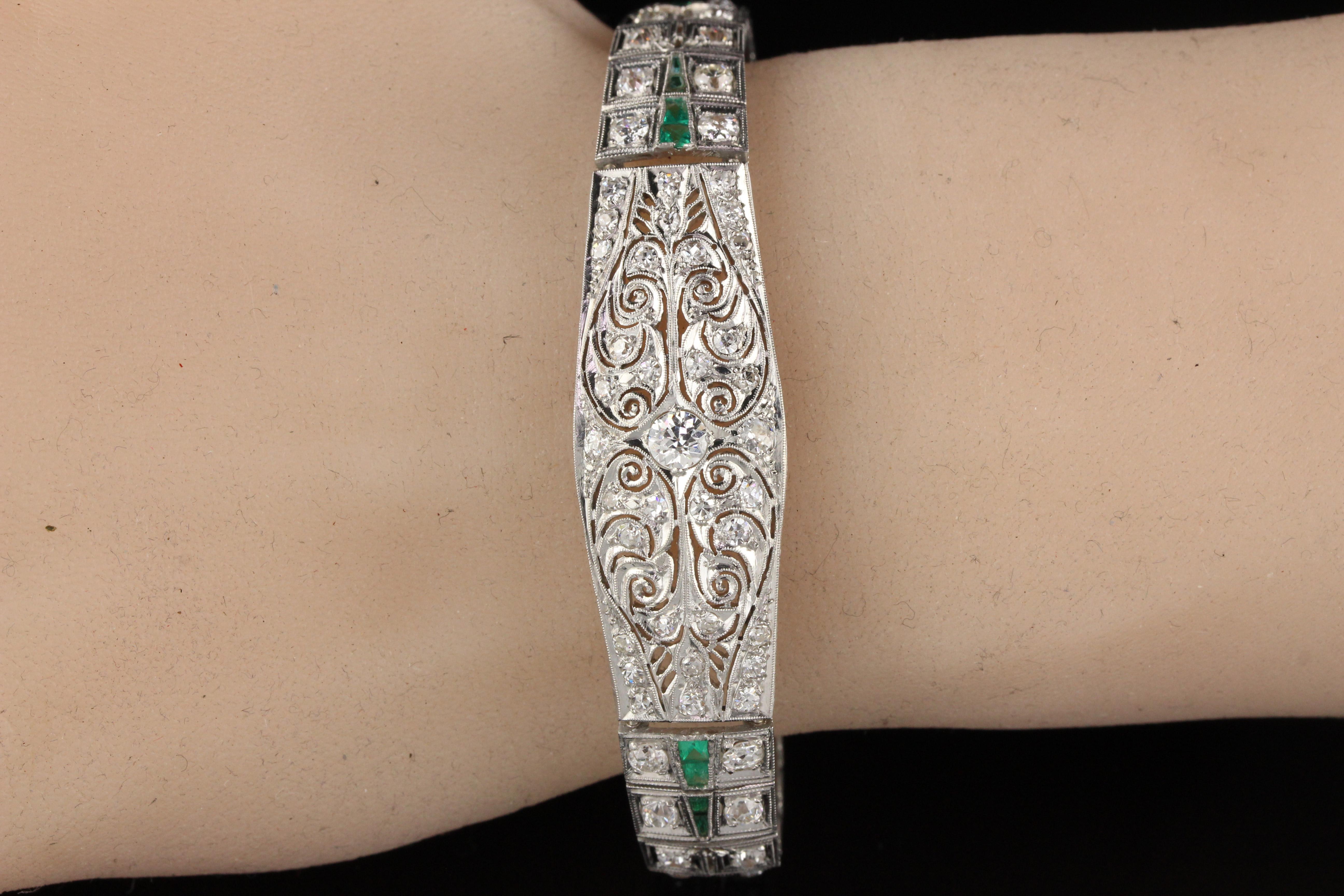 Antique Art Deco Platinum Old Euro Cut Diamond and Emerald Bracelet For Sale 2