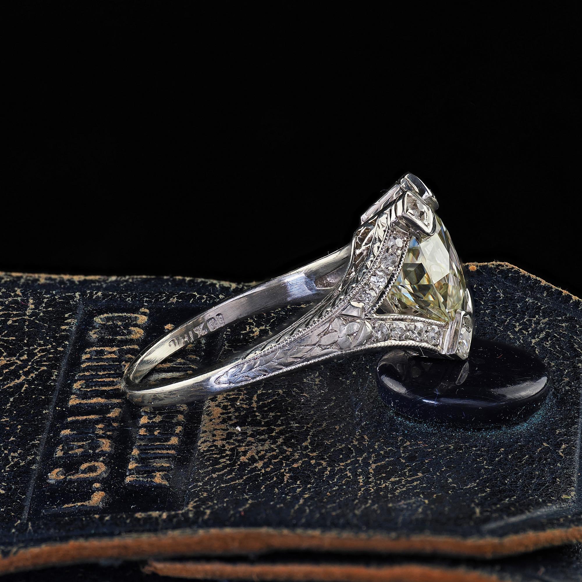 Taglio antico europeo Anello di fidanzamento in platino Art Deco antico con diamanti a filigrana - GIA in vendita