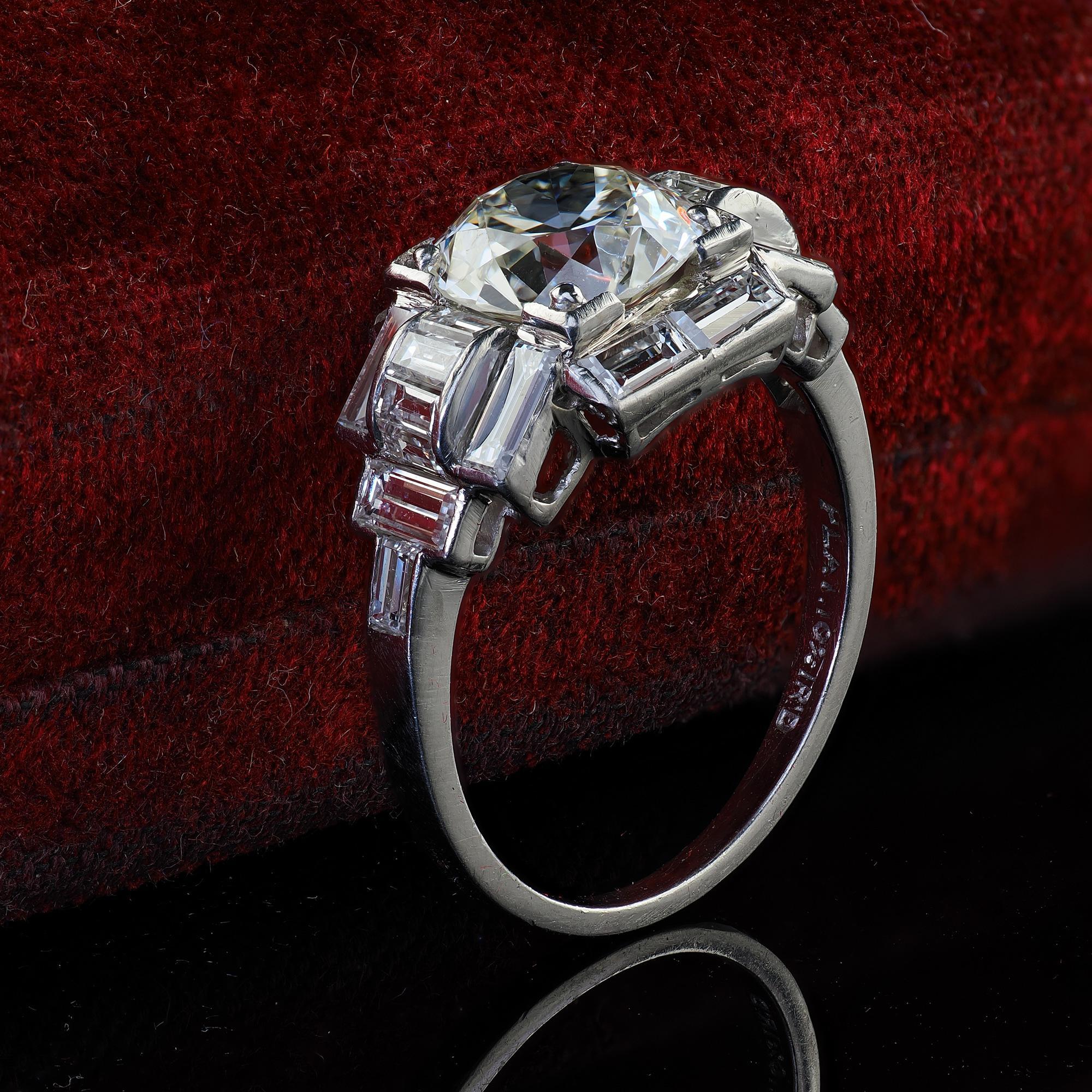 Bague de fiançailles Art déco ancienne en platine, diamant européen ancien et baguette - GIA Bon état - En vente à Great Neck, NY