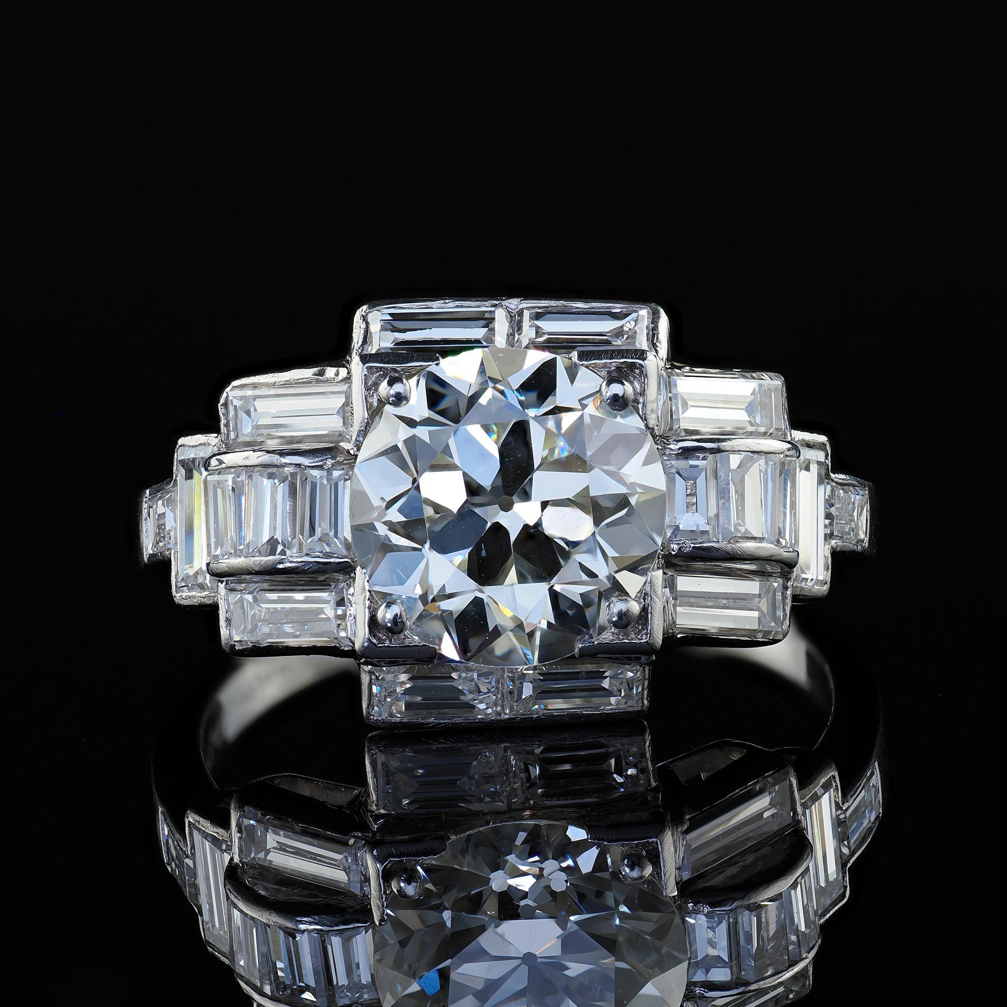 Bague de fiançailles Art déco ancienne en platine, diamant européen ancien et baguette - GIA en vente 1