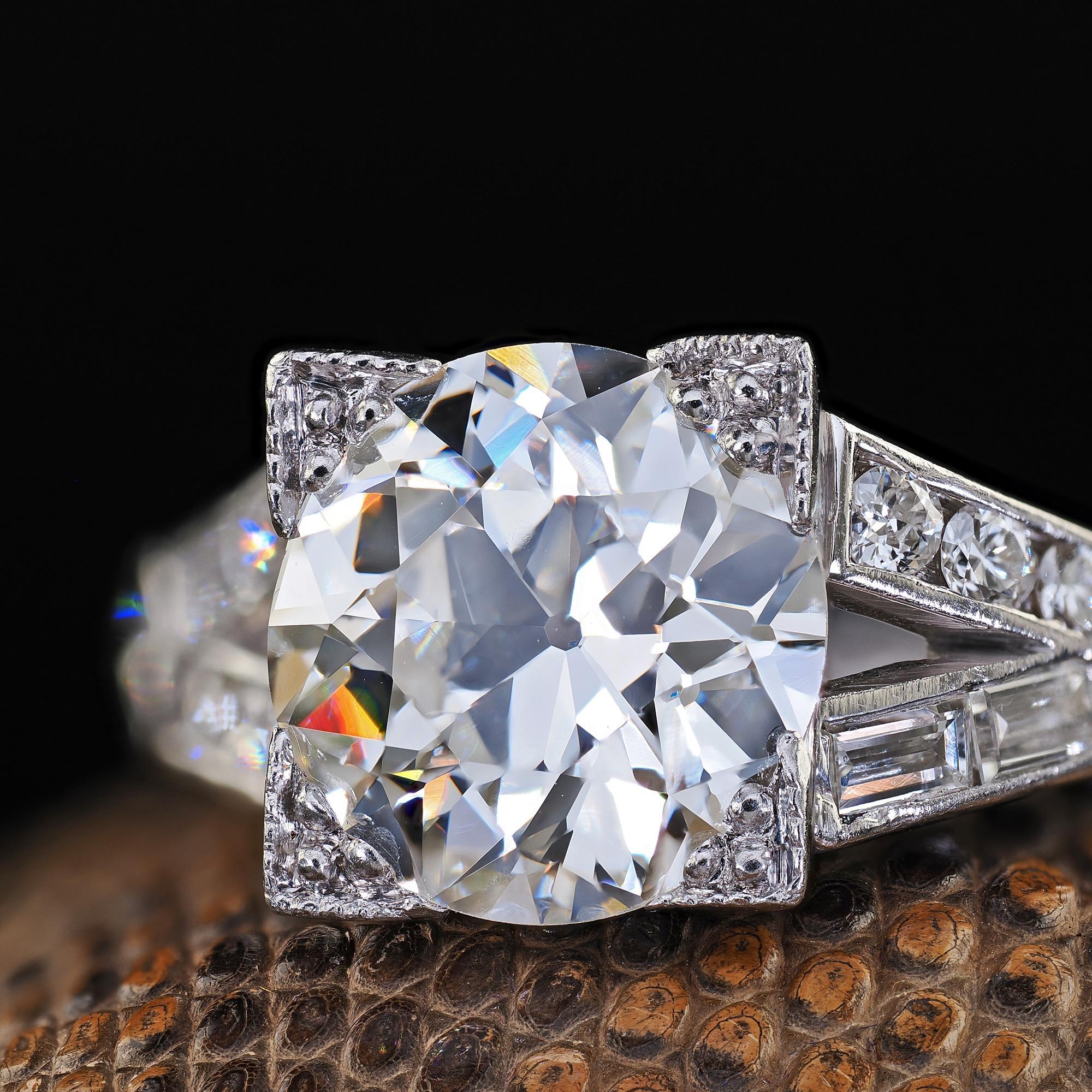 Antiker Art-Déco-Verlobungsring aus Platin mit altem Eurodiamant und Baguette-Diamant im Art déco-Stil - GIA im Angebot 2