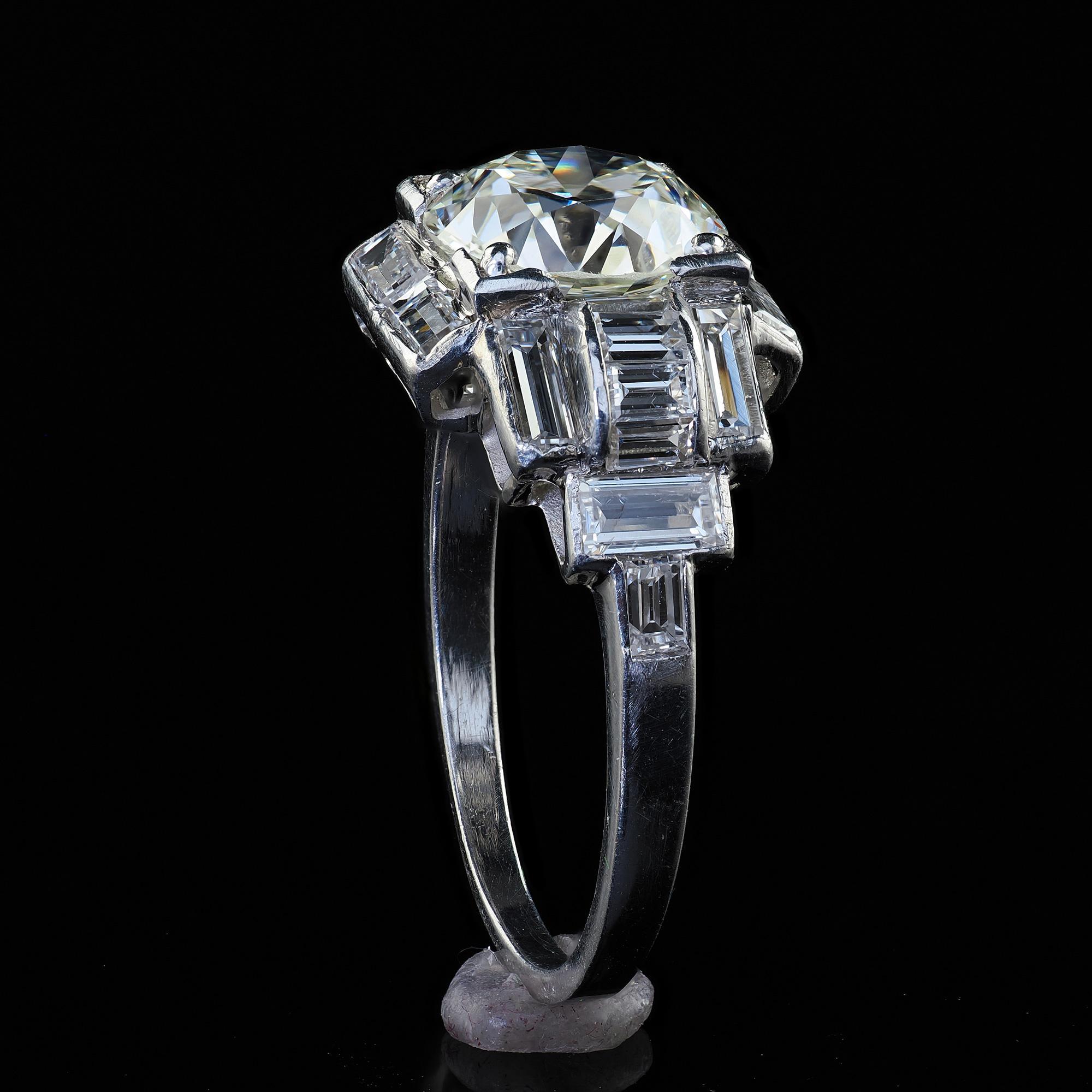 Bague de fiançailles Art déco ancienne en platine, diamant européen ancien et baguette - GIA en vente 3