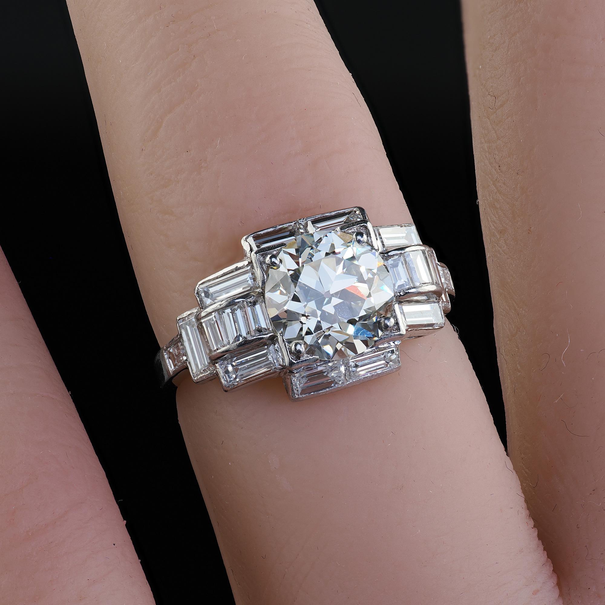 Bague de fiançailles Art déco ancienne en platine, diamant européen ancien et baguette - GIA en vente 4