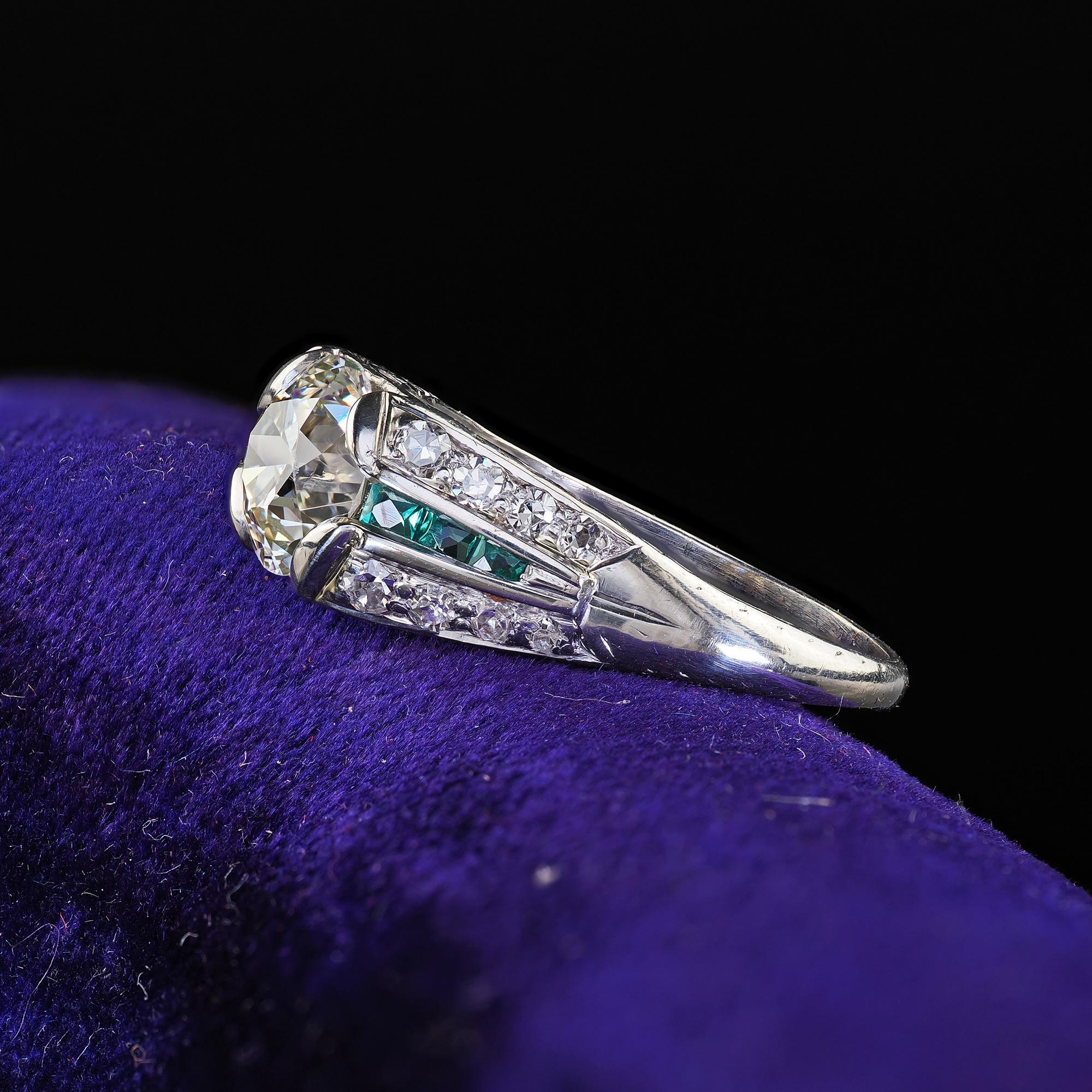 Women's Antique Art Deco Platinum Old Euro Diamond and Emerald Engagement Ring - GIA For Sale