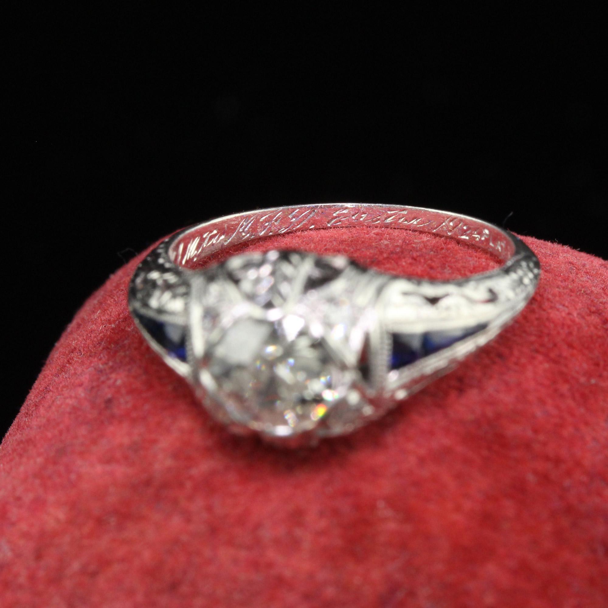 Antiker Art Deco Platin Verlobungsring mit altem Eurodiamant und Saphir im Zustand „Gut“ im Angebot in Great Neck, NY