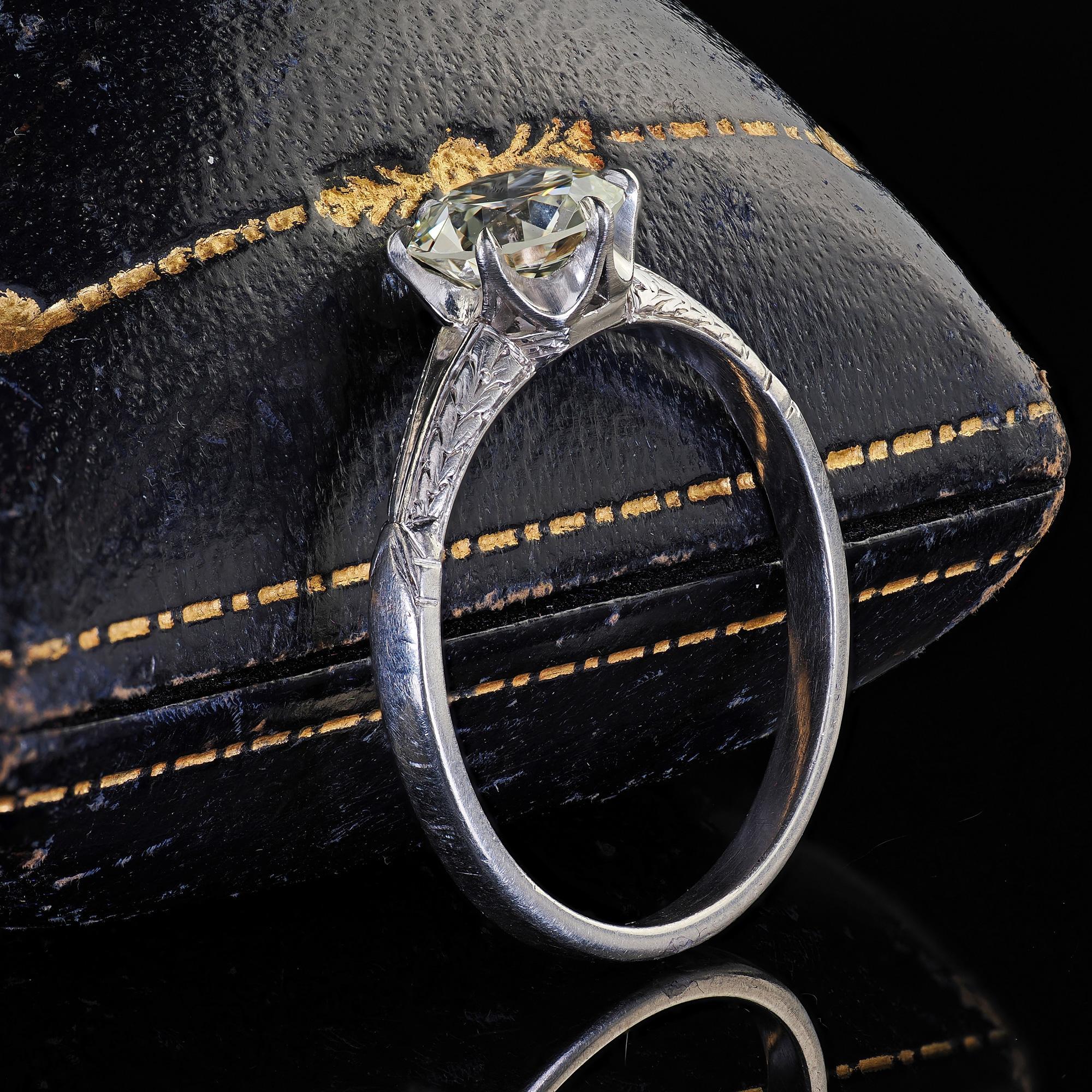 Taille vieille Europe Bague de fiançailles solitaire Art déco ancienne en platine avec diamants européens anciens - GIA en vente