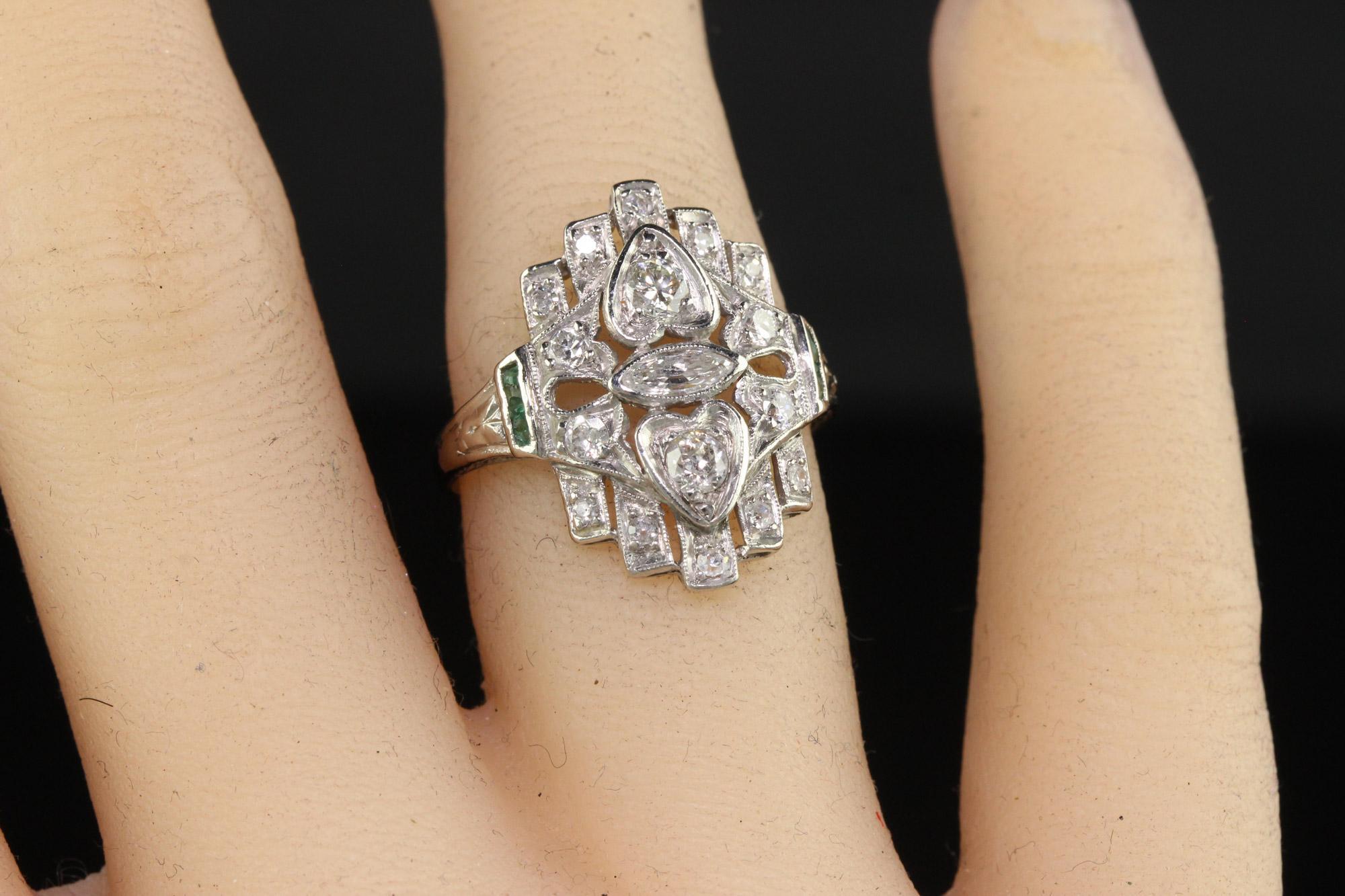 Antiker Art Deco Platin Old Euro Marquise Diamant und Smaragd Schild-Ring, Art déco im Angebot 3
