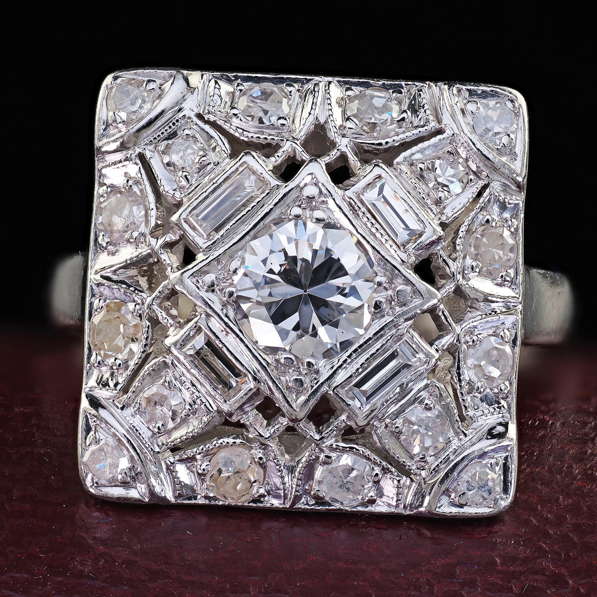 Bague cocktail Art déco ancienne en platine avec diamants baguettes de taille européenne ancienne en vente 1