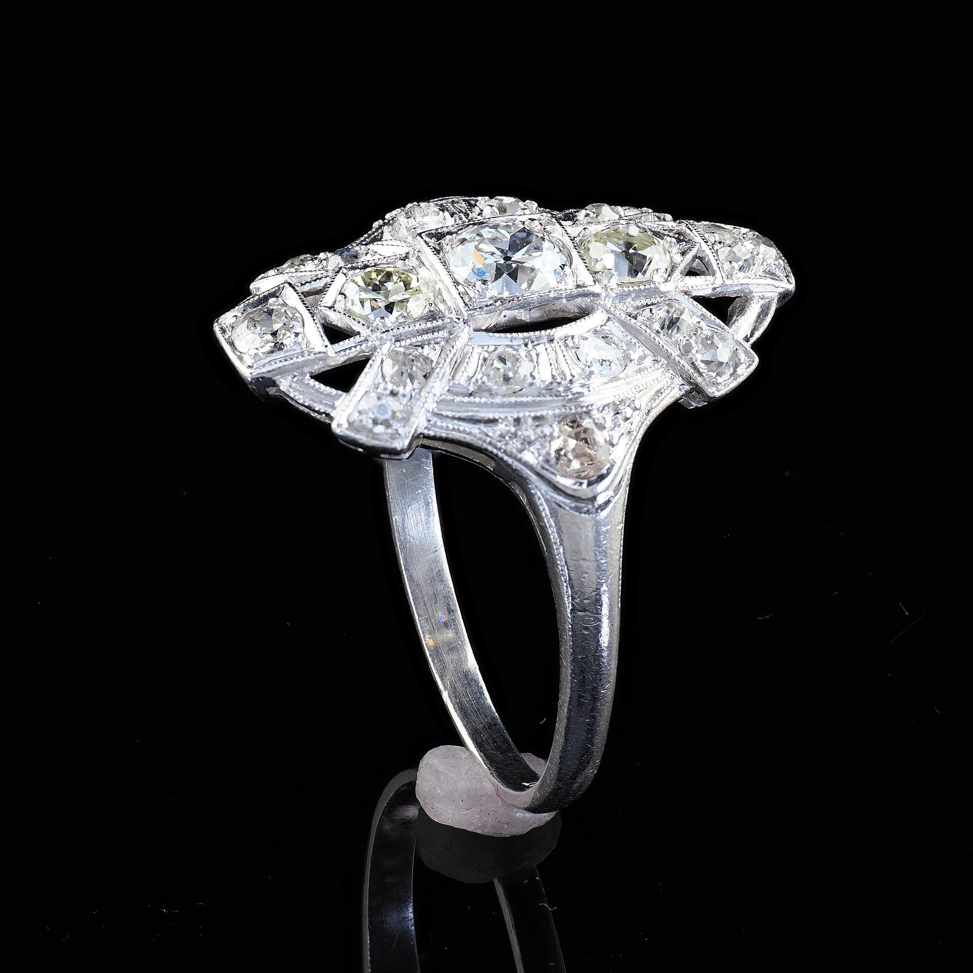 Anillo Escudo Cóctel Antiguo Art Decó Platino Diamante Corte Viejo Europeo en venta 3