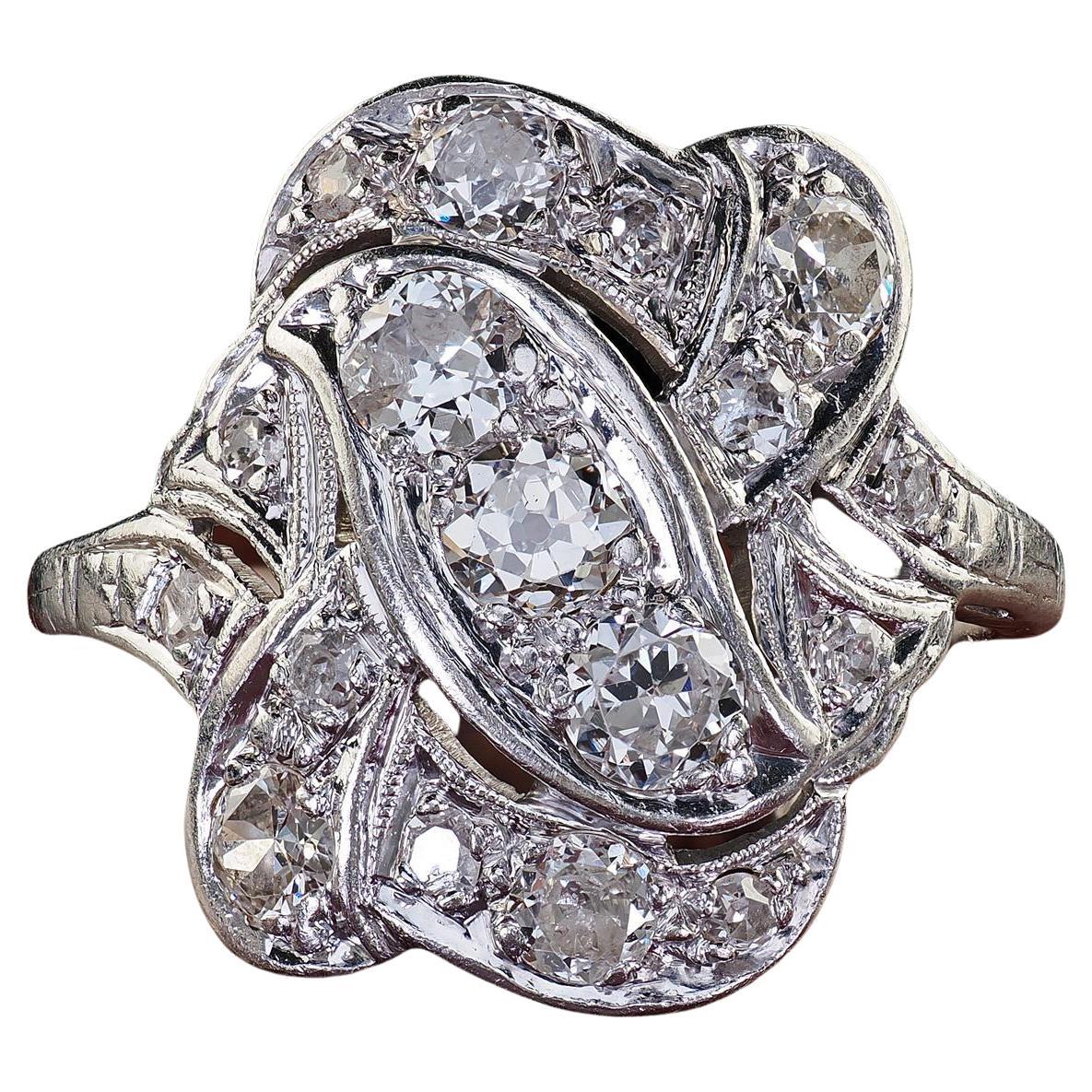 Anello con scudo da cocktail in platino antico Art Deco con diamanti taglio europeo