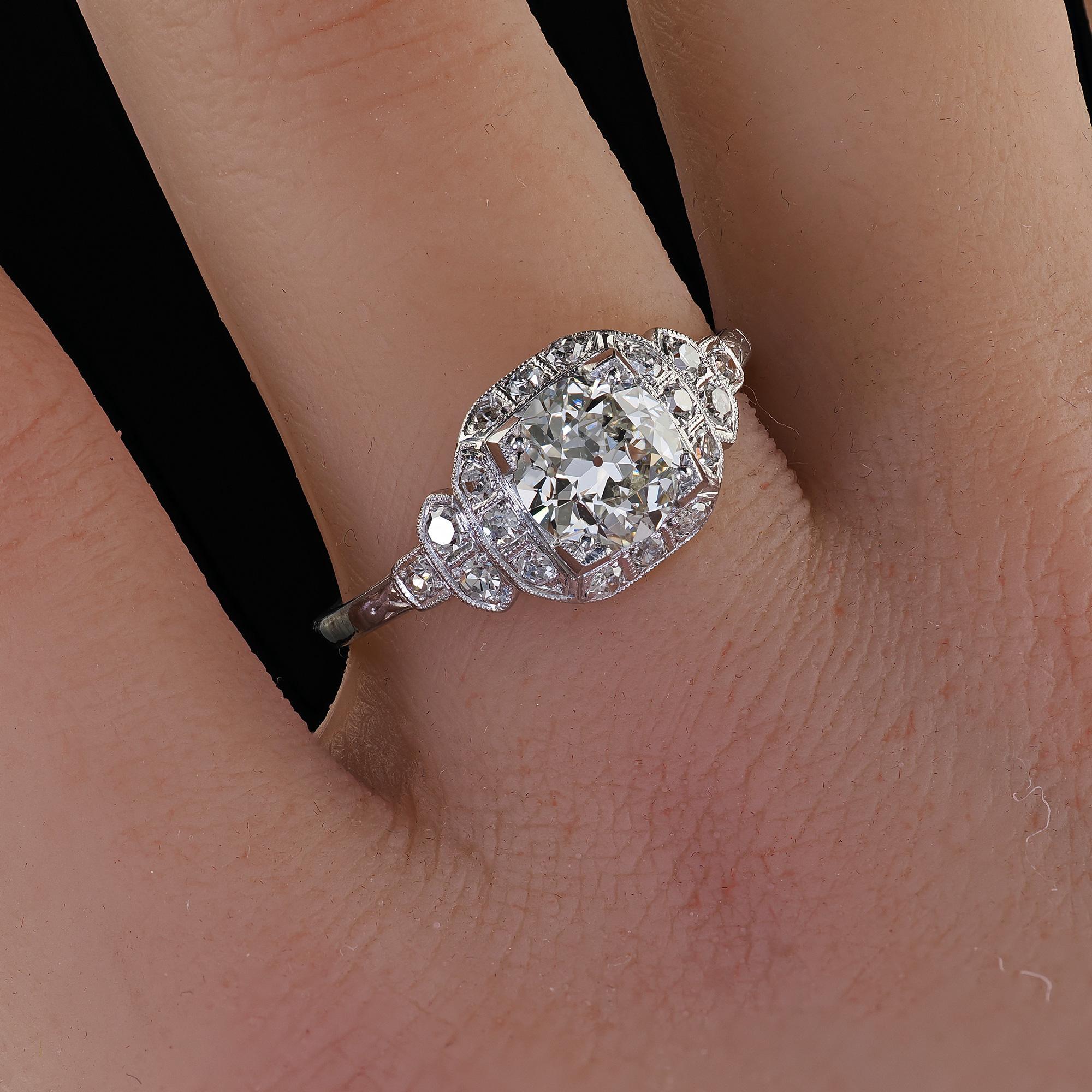 Antiker Art-Déco-Verlobungsring aus Platin mit Diamanten im alteuropäischen Schliff - GIA im Angebot 4