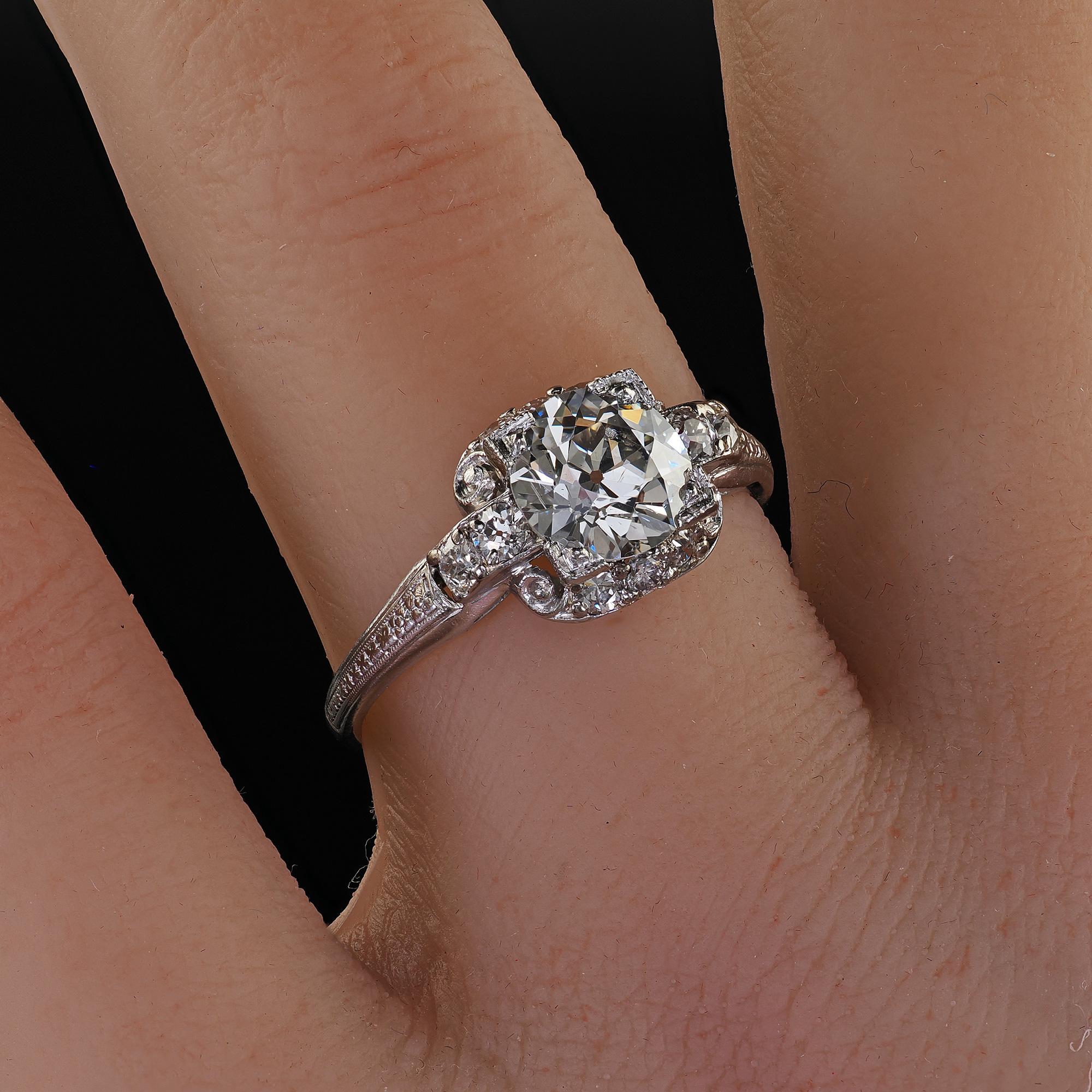 Anello di fidanzamento con diamante antico Art Deco in platino con taglio europeo - GIA in vendita 4