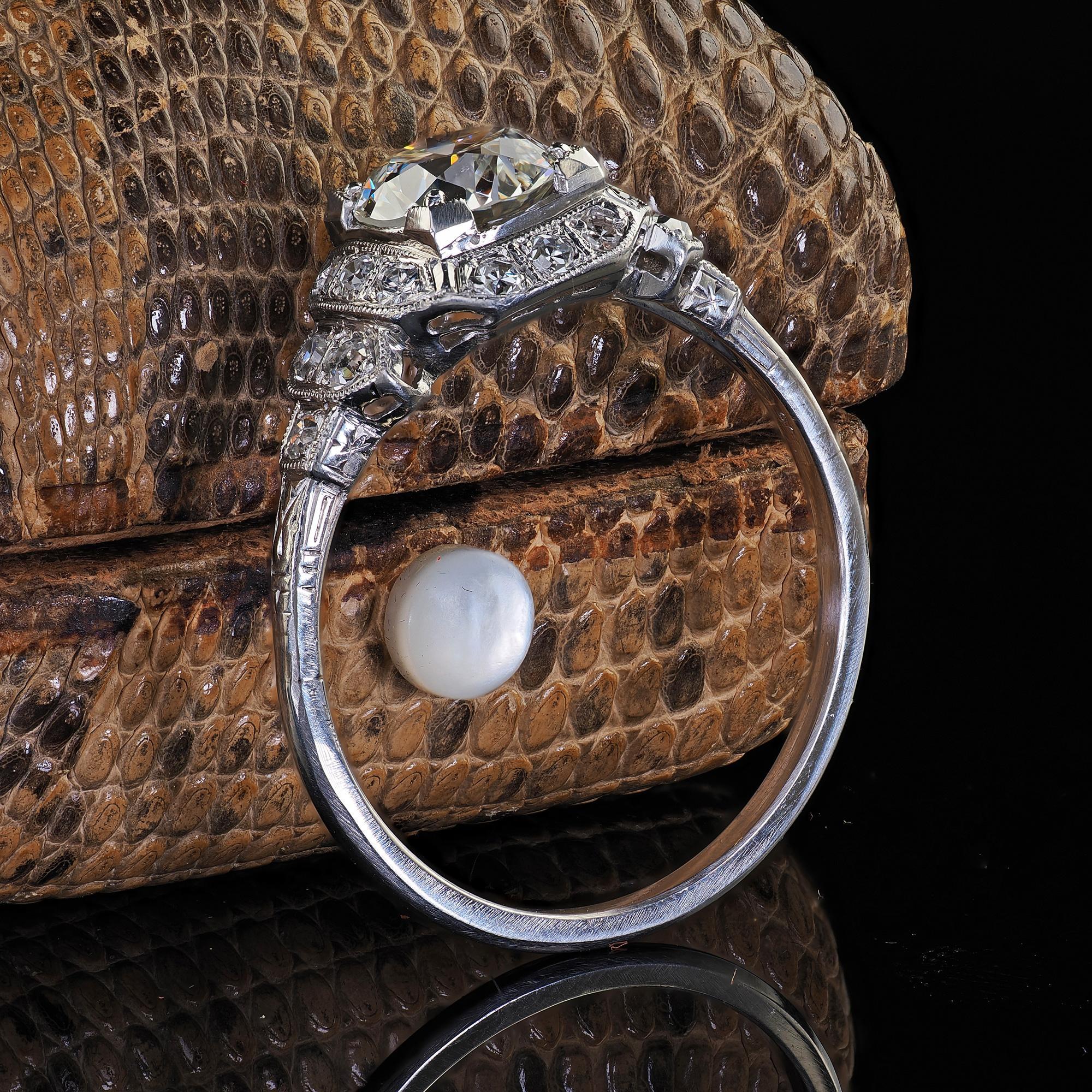 Antiker Art-Déco-Verlobungsring aus Platin mit Diamanten im alteuropäischen Schliff - GIA (Art déco) im Angebot