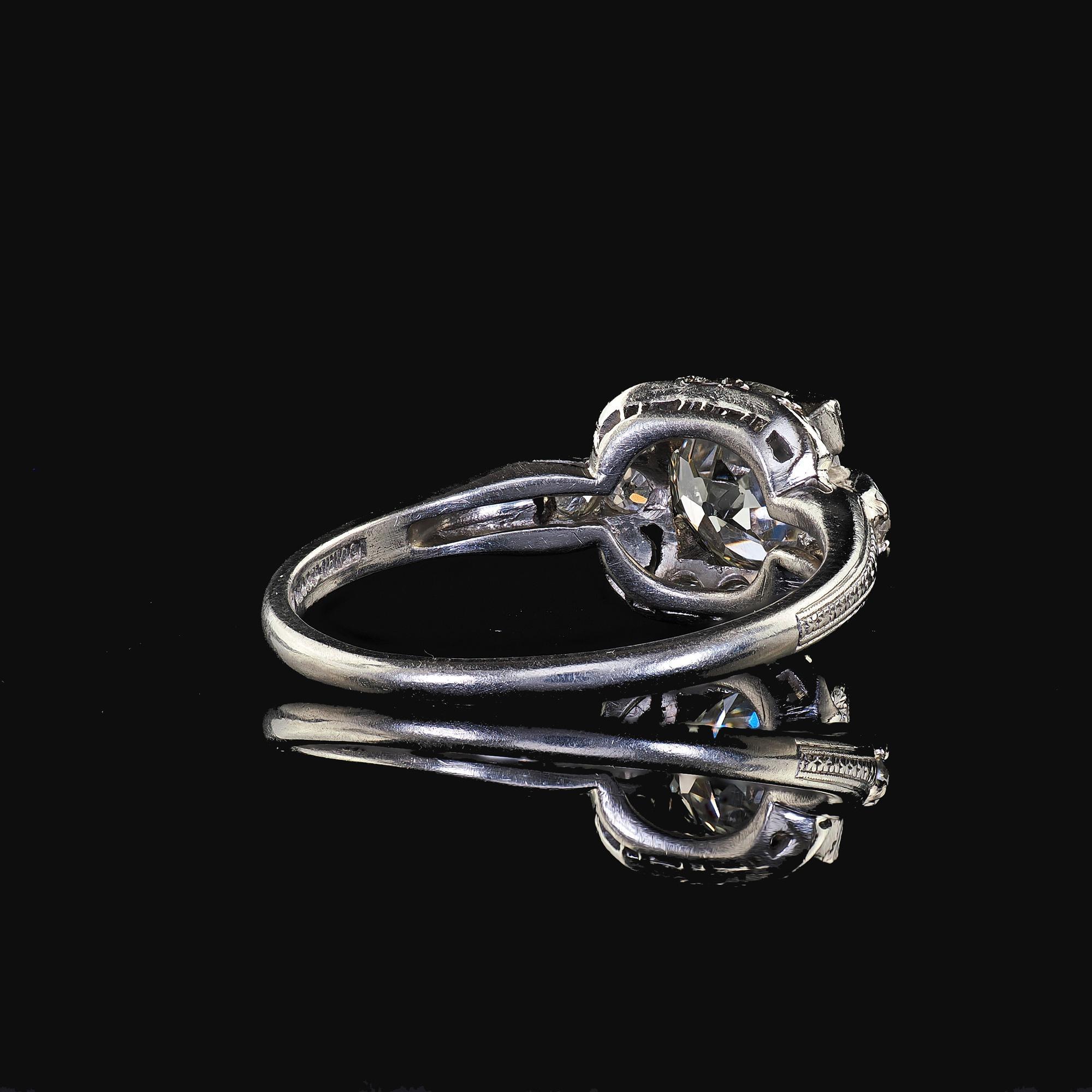 Anello di fidanzamento con diamante antico Art Deco in platino con taglio europeo - GIA in vendita 2