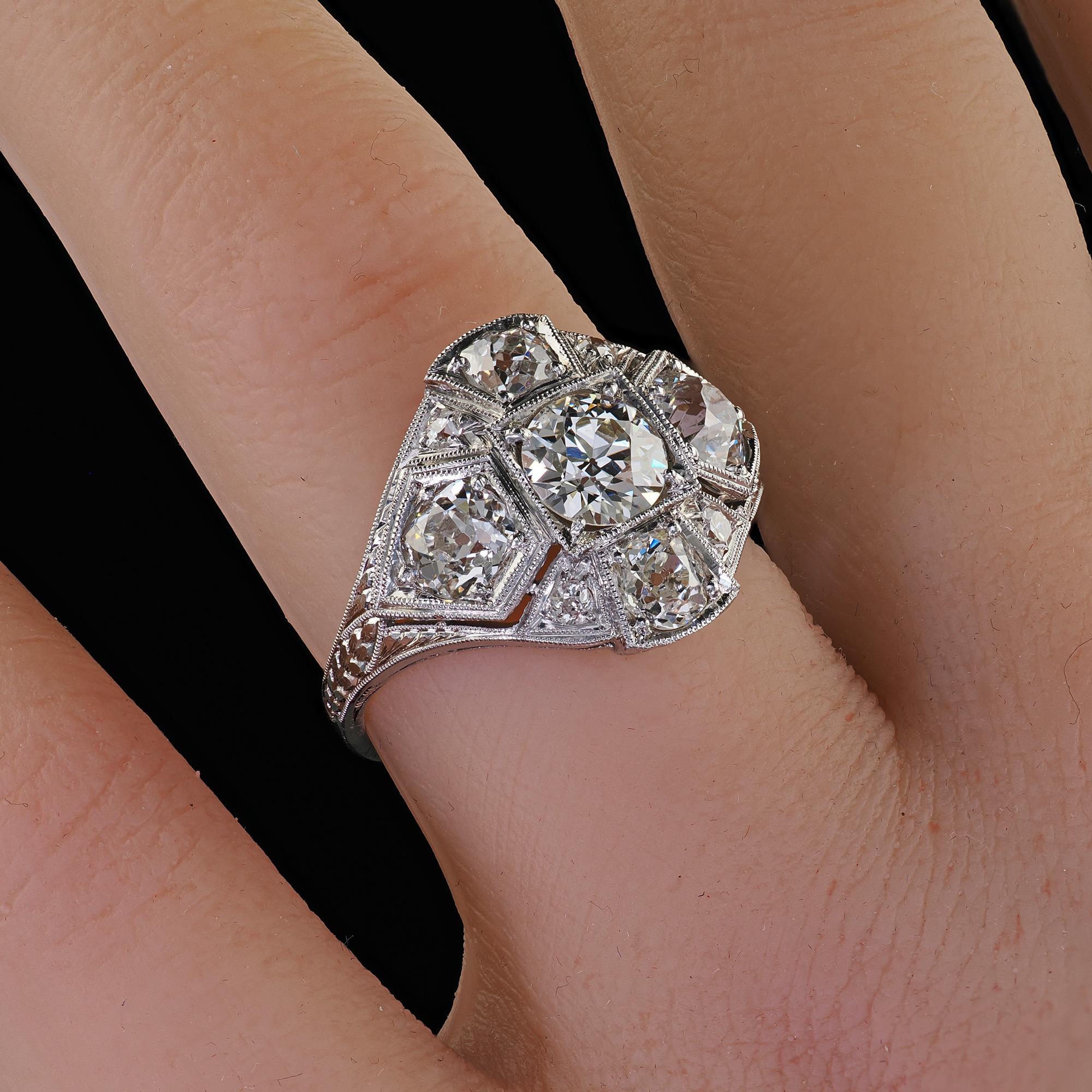 Bague cocktail Art déco ancienne en platine gravée de diamants taille vieille Europe en vente 5