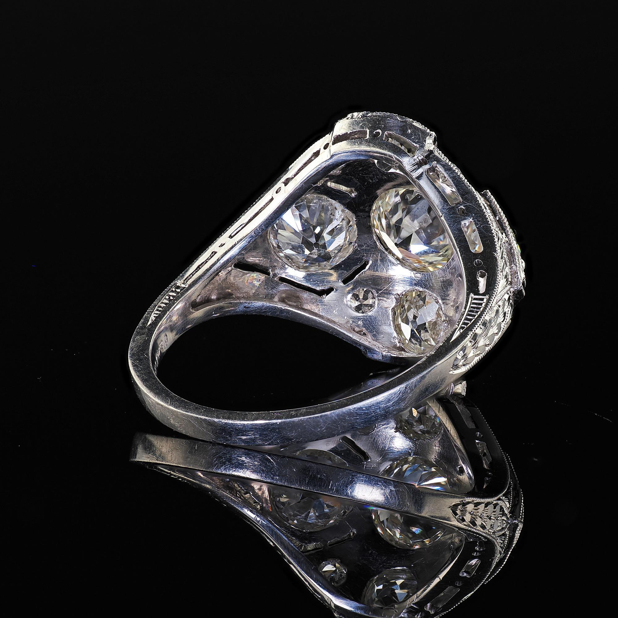 Bague cocktail Art déco ancienne en platine gravée de diamants taille vieille Europe en vente 3