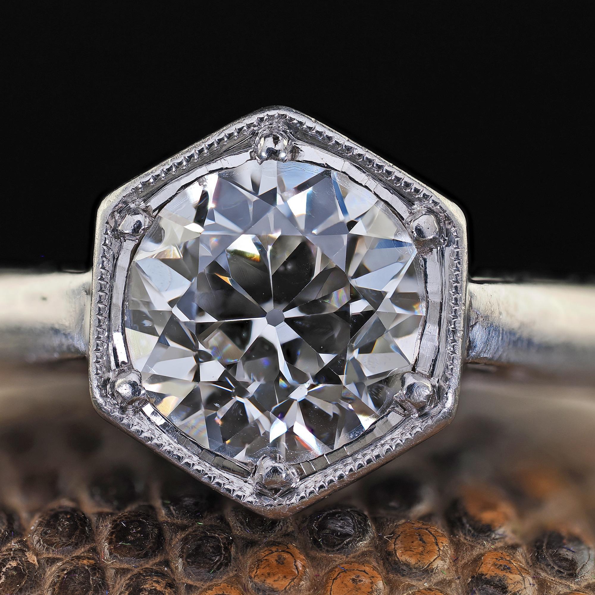 Donna Anello di fidanzamento antico Art Deco in platino con diamante taglio europeo inciso in vendita