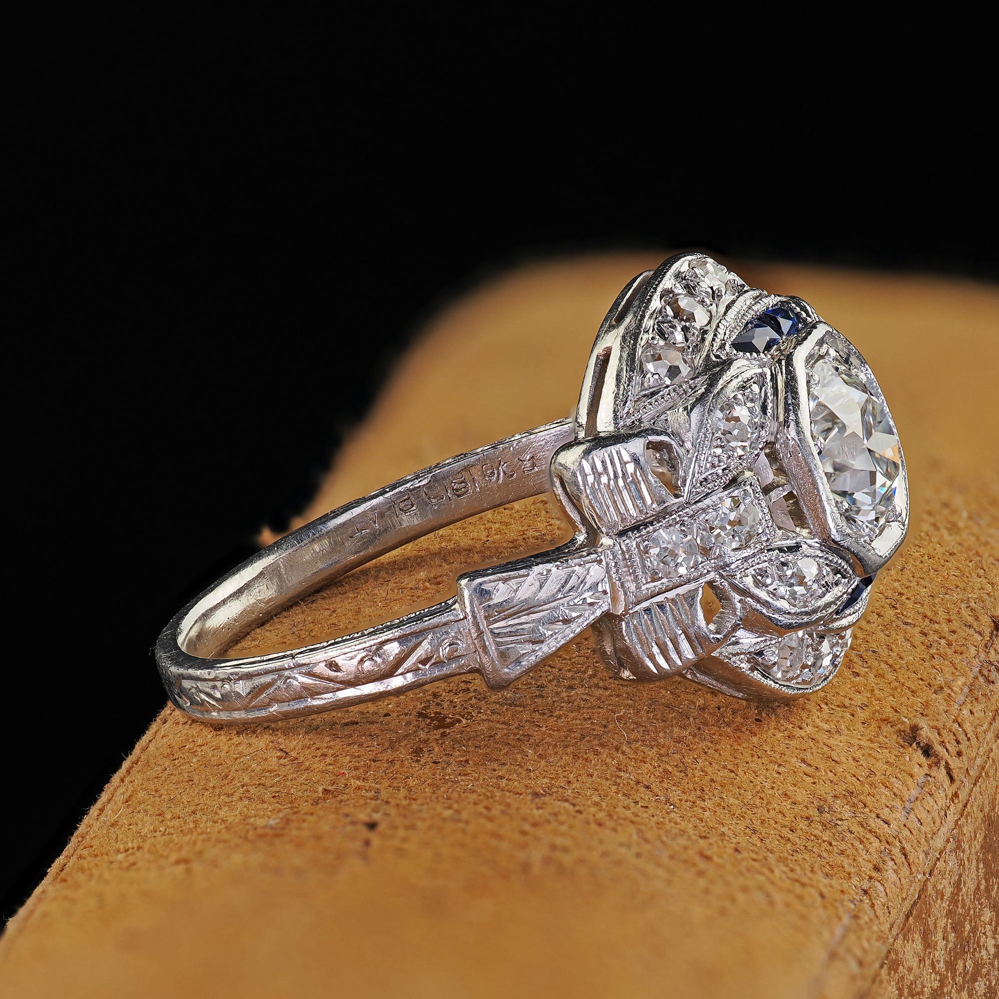 Bague de fiançailles Art déco ancienne en platine, diamant taille vieille Europe et saphir Bon état - En vente à Great Neck, NY