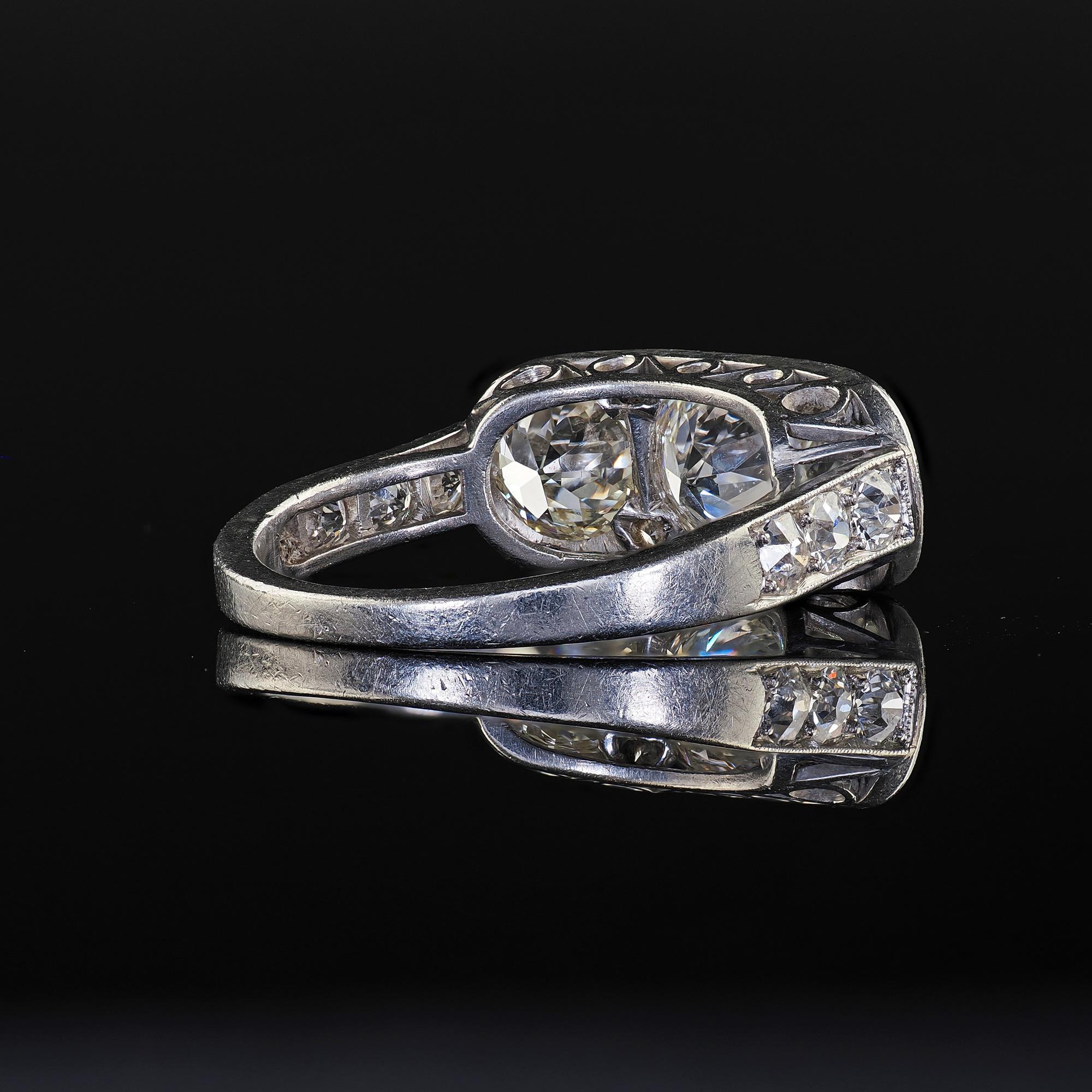 Antique Art Deco Platinum Old European Cut Diamond Three Stone Diamond Ring For Sale 4