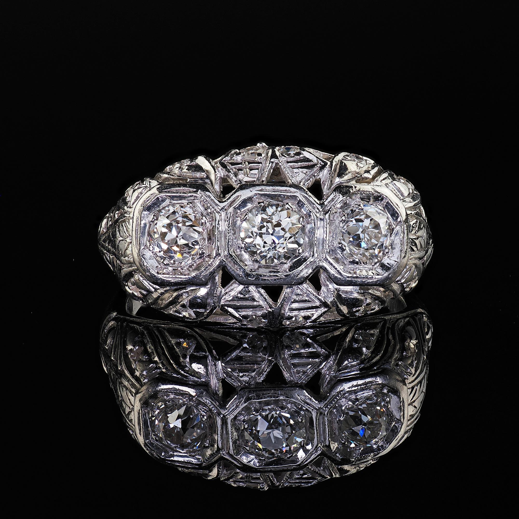 De las mujeres Anillo Antiguo Art Déco Platino Corte Europeo Antiguo Diamante Filigrana Tres Piedras en venta