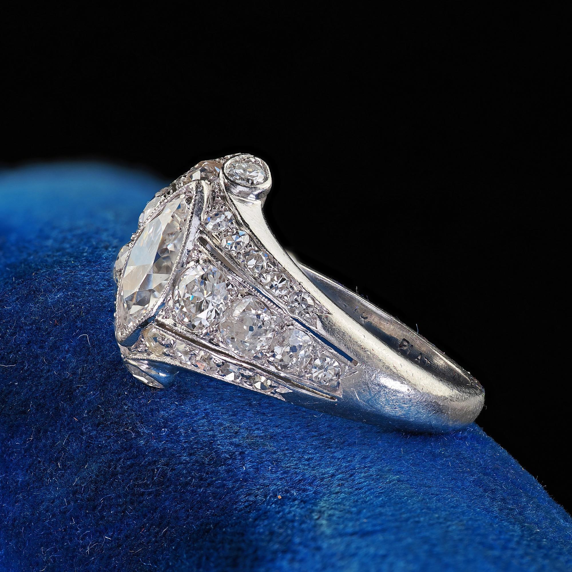 Bague cocktail Art déco ancienne en platine avec diamant marquise de taille européenne ancienne Pour femmes en vente