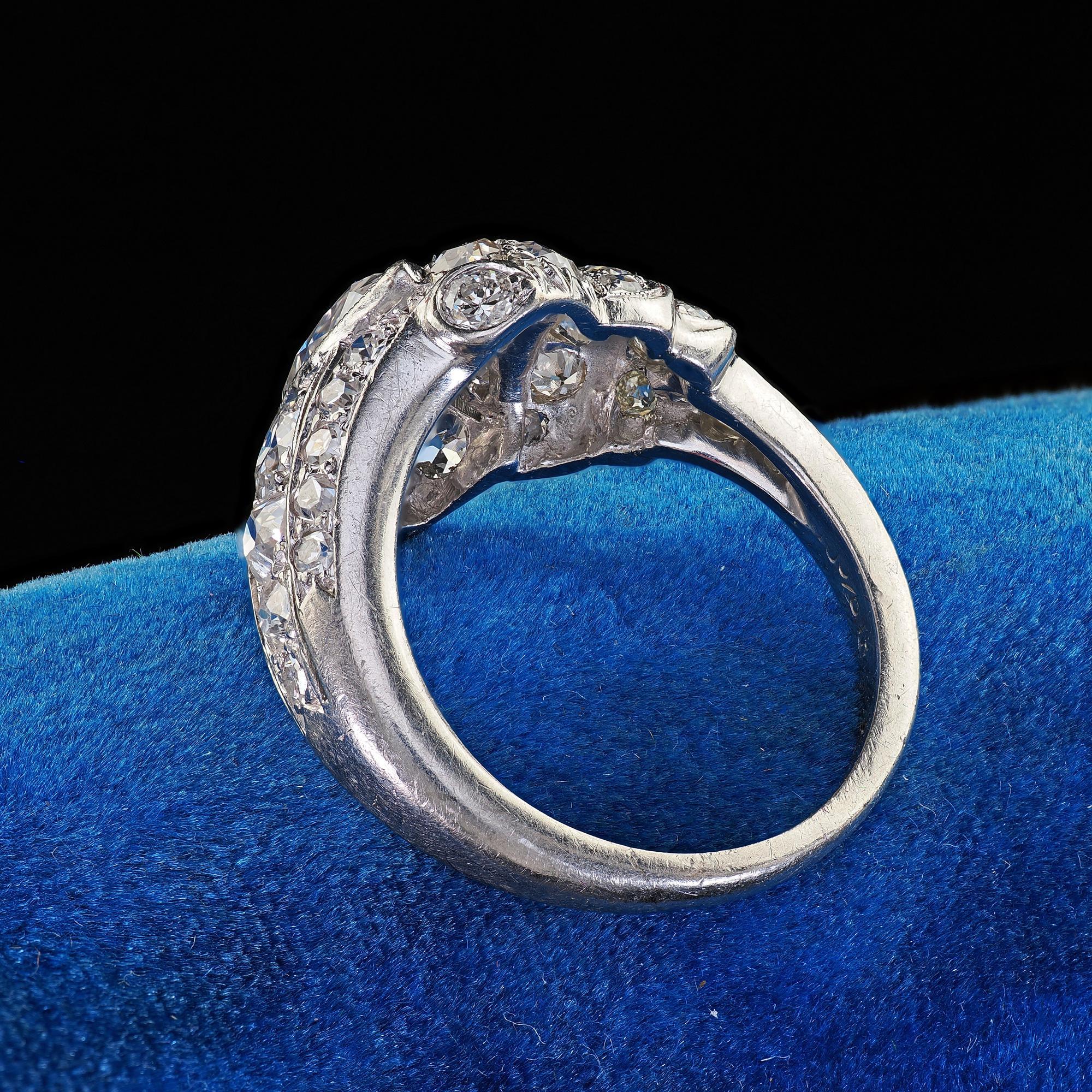 Bague cocktail Art déco ancienne en platine avec diamant marquise de taille européenne ancienne en vente 2