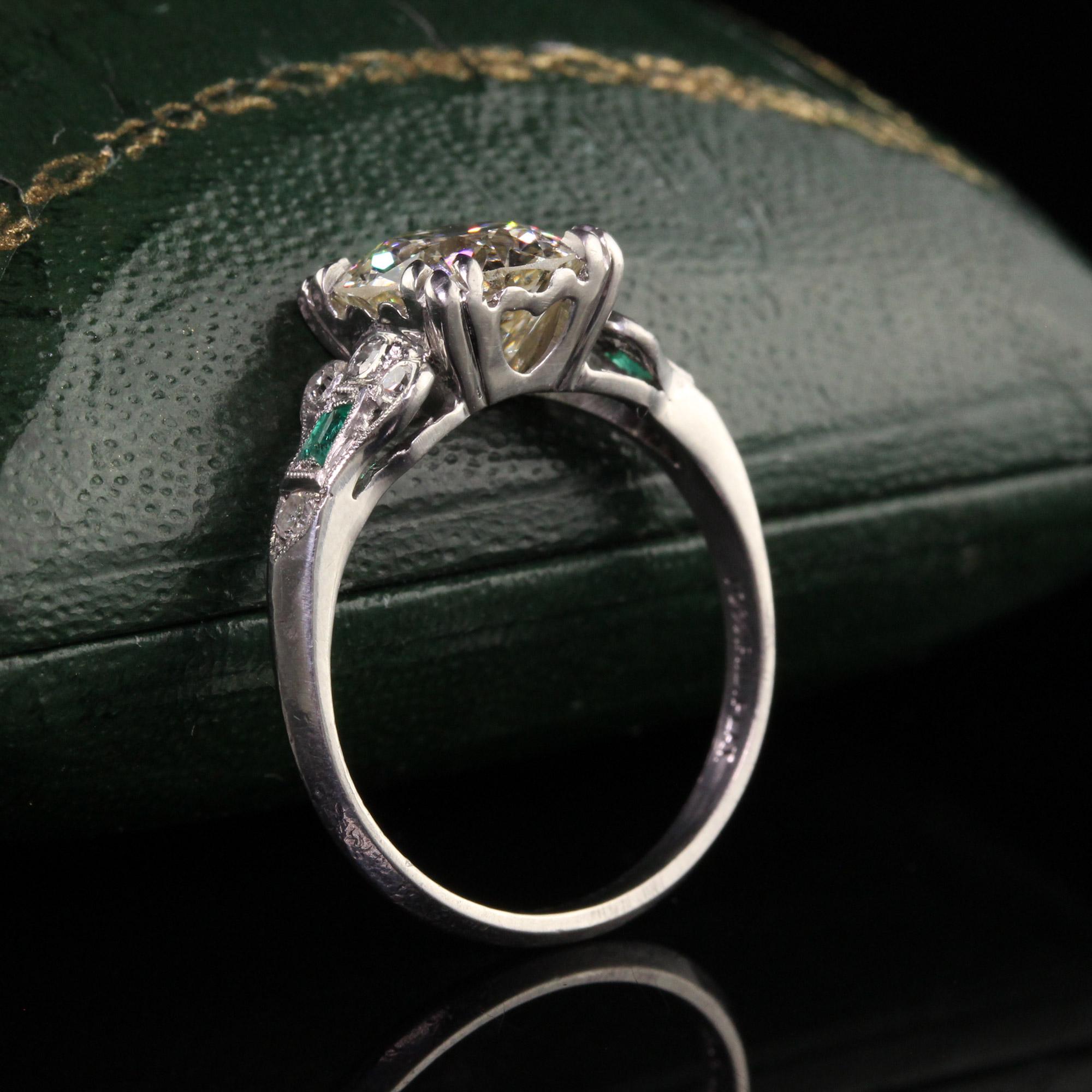 Antiker Art-Déco-Verlobungsring aus Platin mit Diamanten und Smaragden, GIA (Art déco)