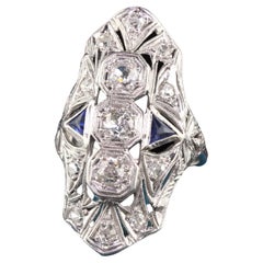 Antiker antiker Art Deco Platin Schildring mit altem europäischem Diamant und Saphir