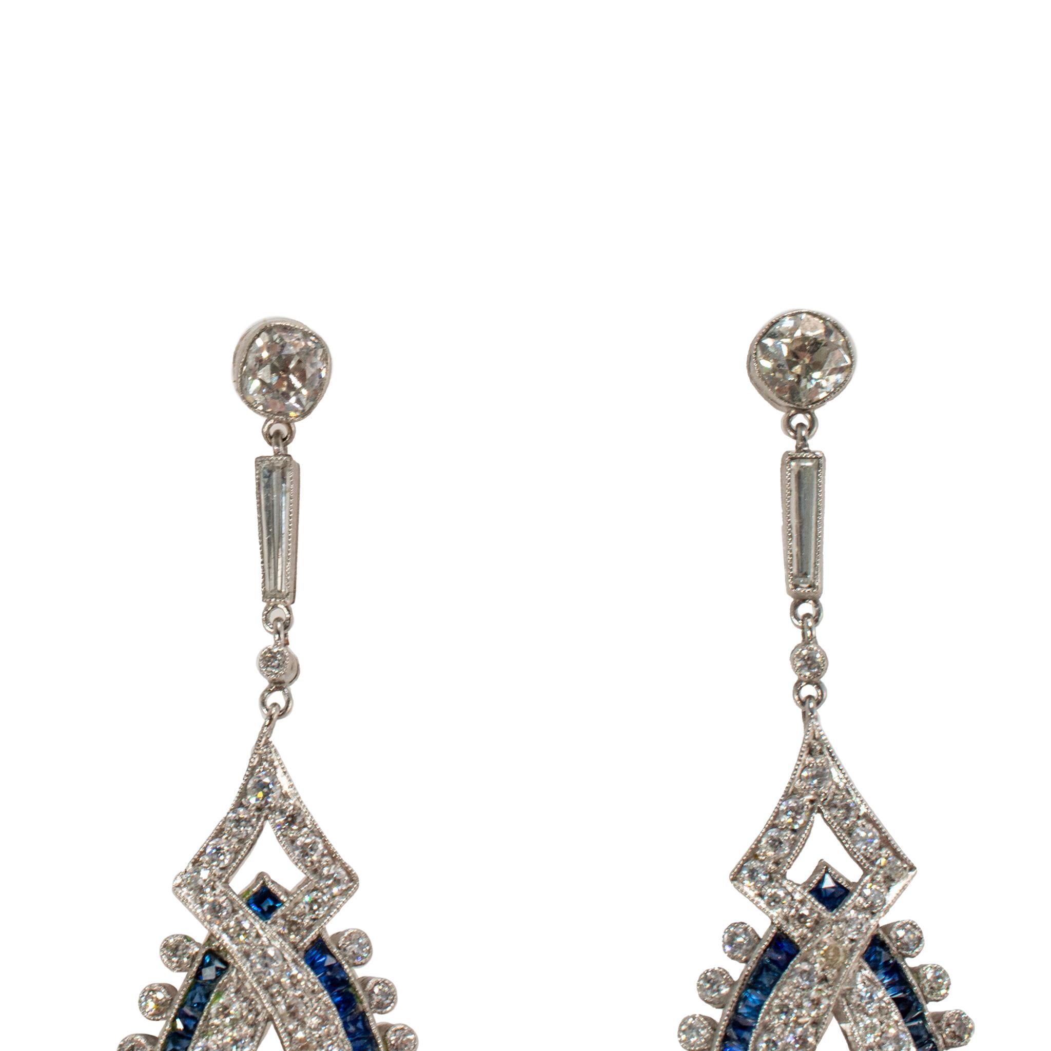 Orecchini pendenti con diamanti e zaffiri in platino antico Art Deco in vendita 1