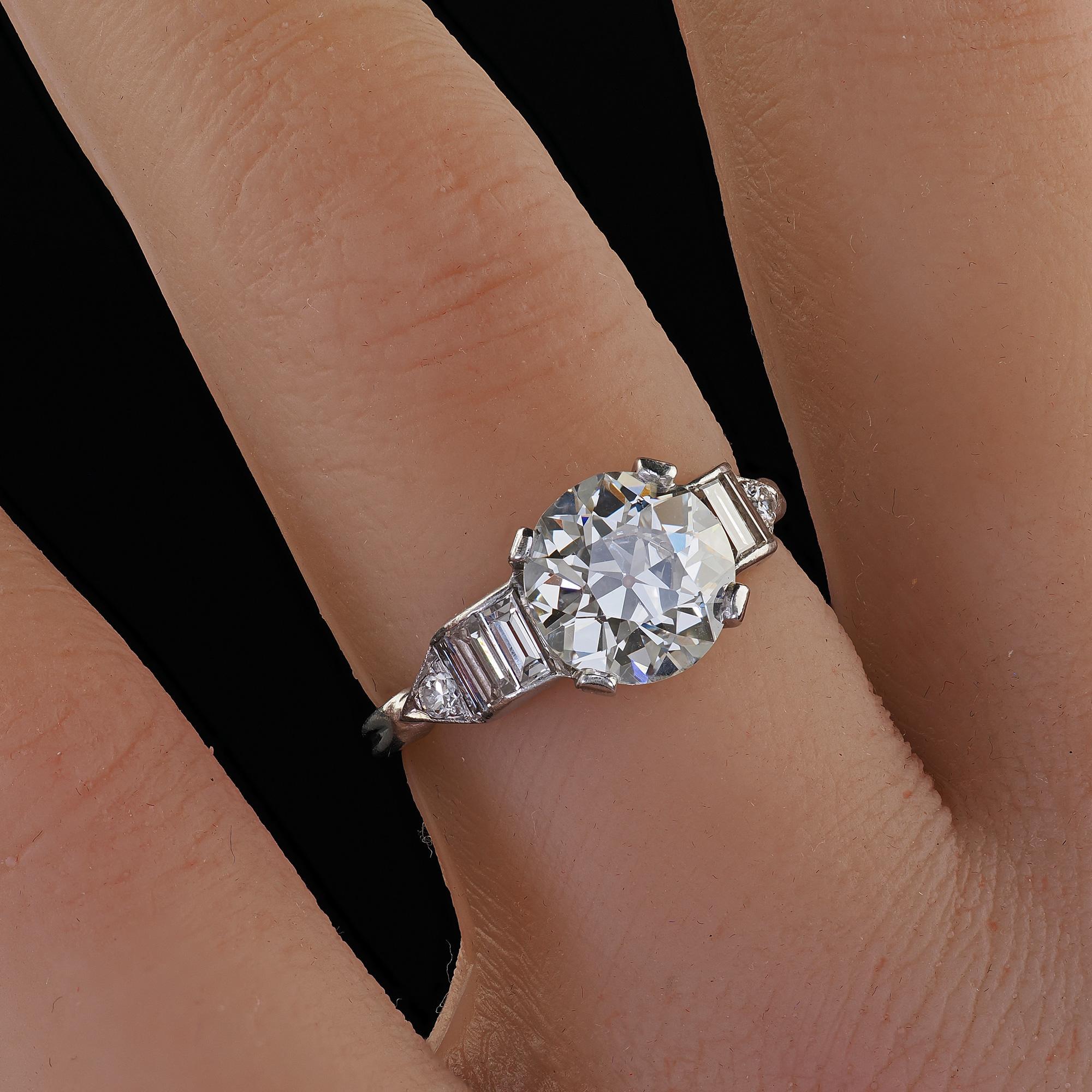 Bague de fiançailles Art déco ancienne en platine avec diamant baguette vieille Europe - GIA en vente 5