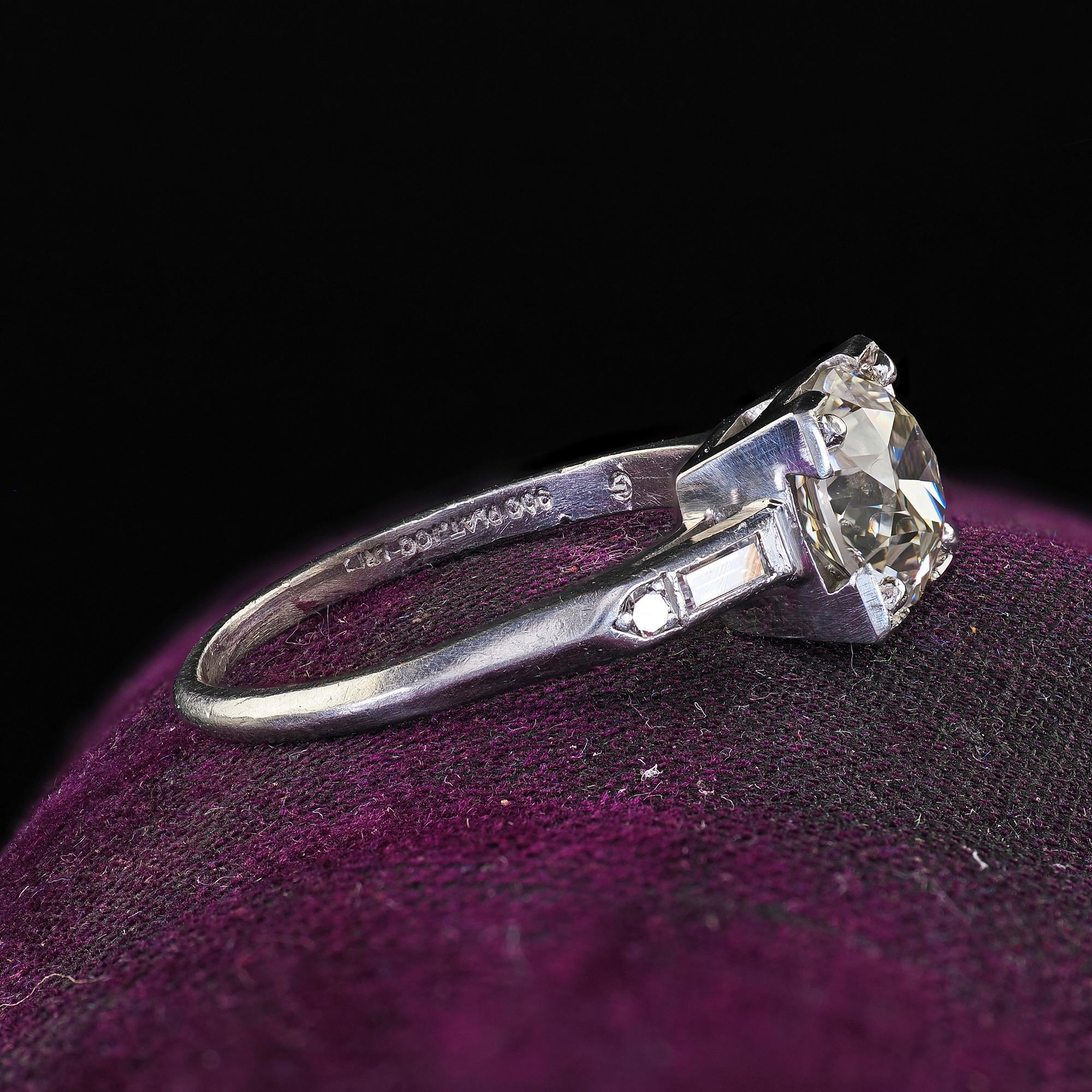 Bague de fiançailles Art déco ancienne en platine avec diamant baguette vieille Europe - GIA Bon état - En vente à Great Neck, NY