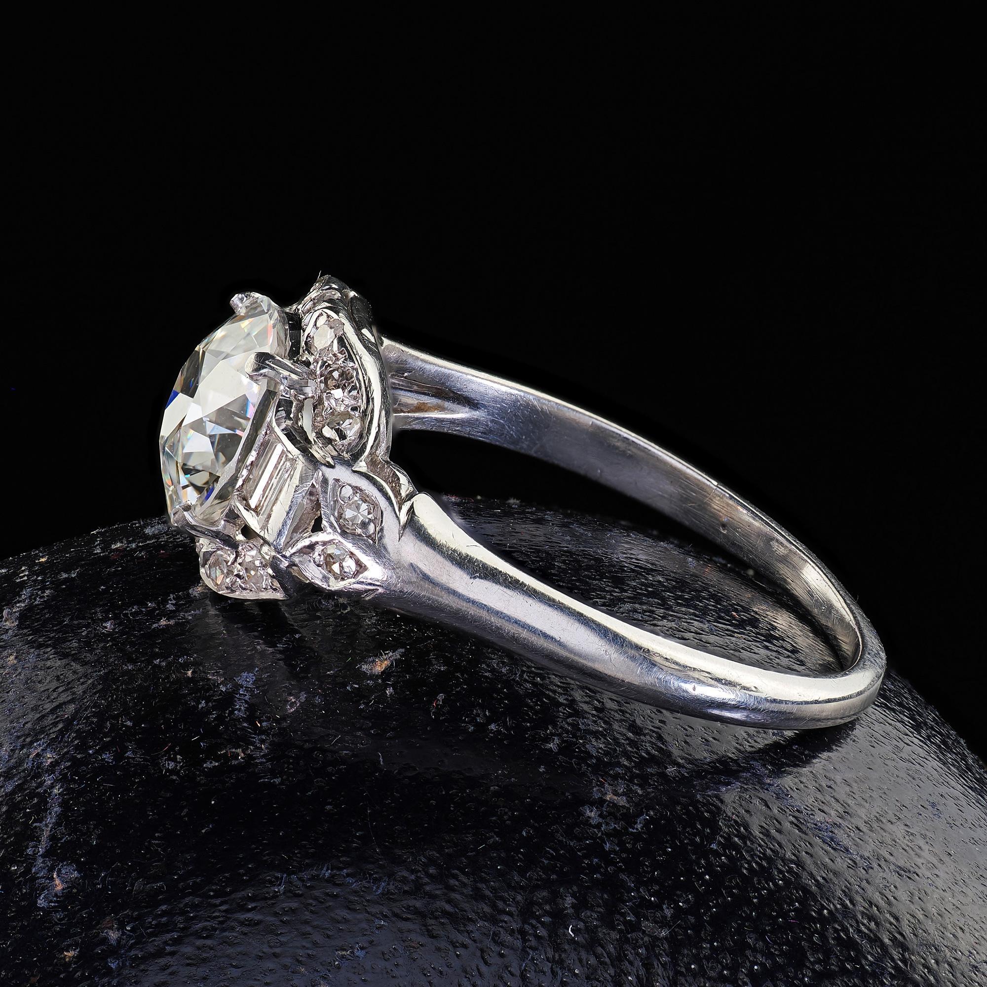 Anello di fidanzamento Baguette con diamante antico in platino Art Deco - GIA In condizioni buone in vendita a Great Neck, NY