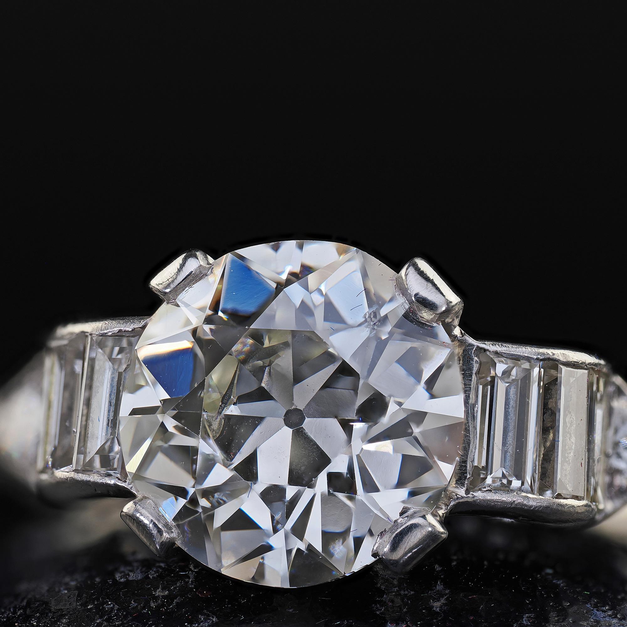 Bague de fiançailles Art déco ancienne en platine avec diamant baguette vieille Europe - GIA en vente 1