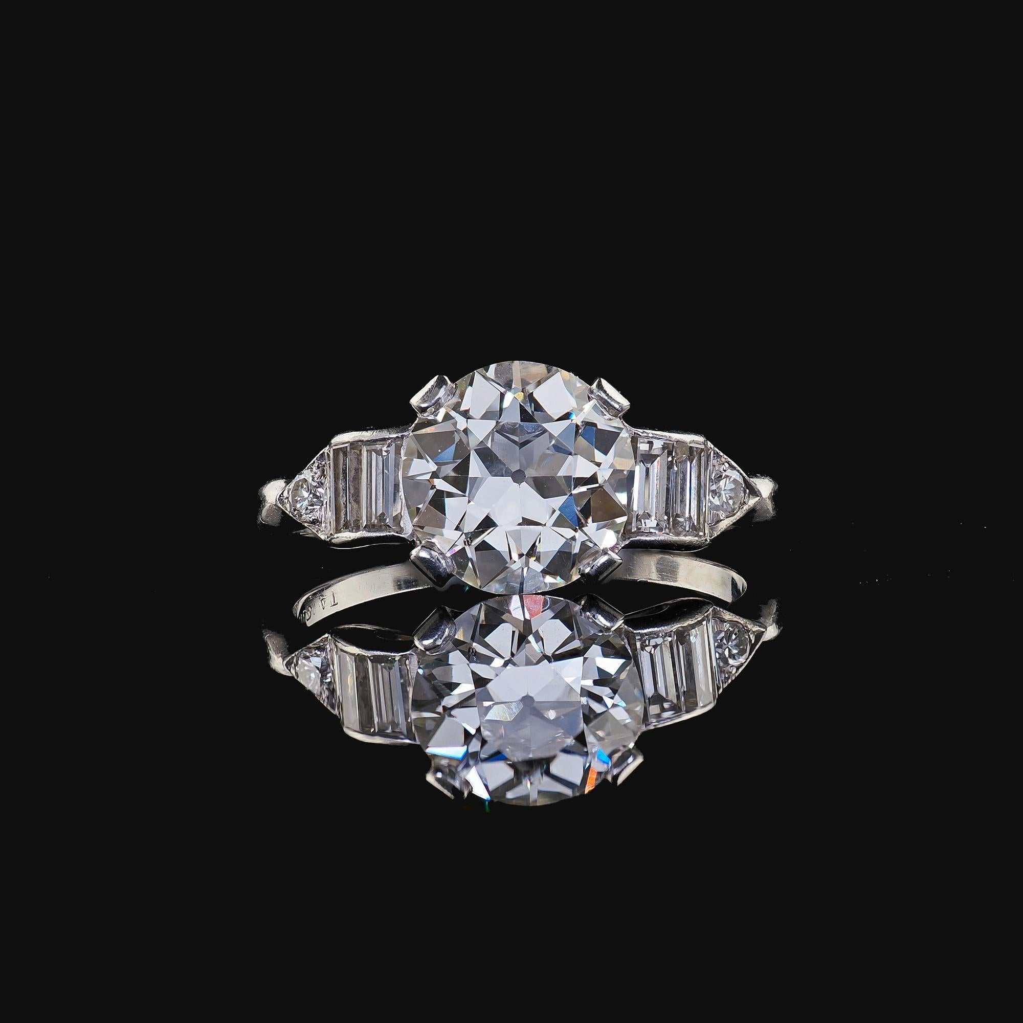 Bague de fiançailles Art déco ancienne en platine avec diamant baguette vieille Europe - GIA en vente 2