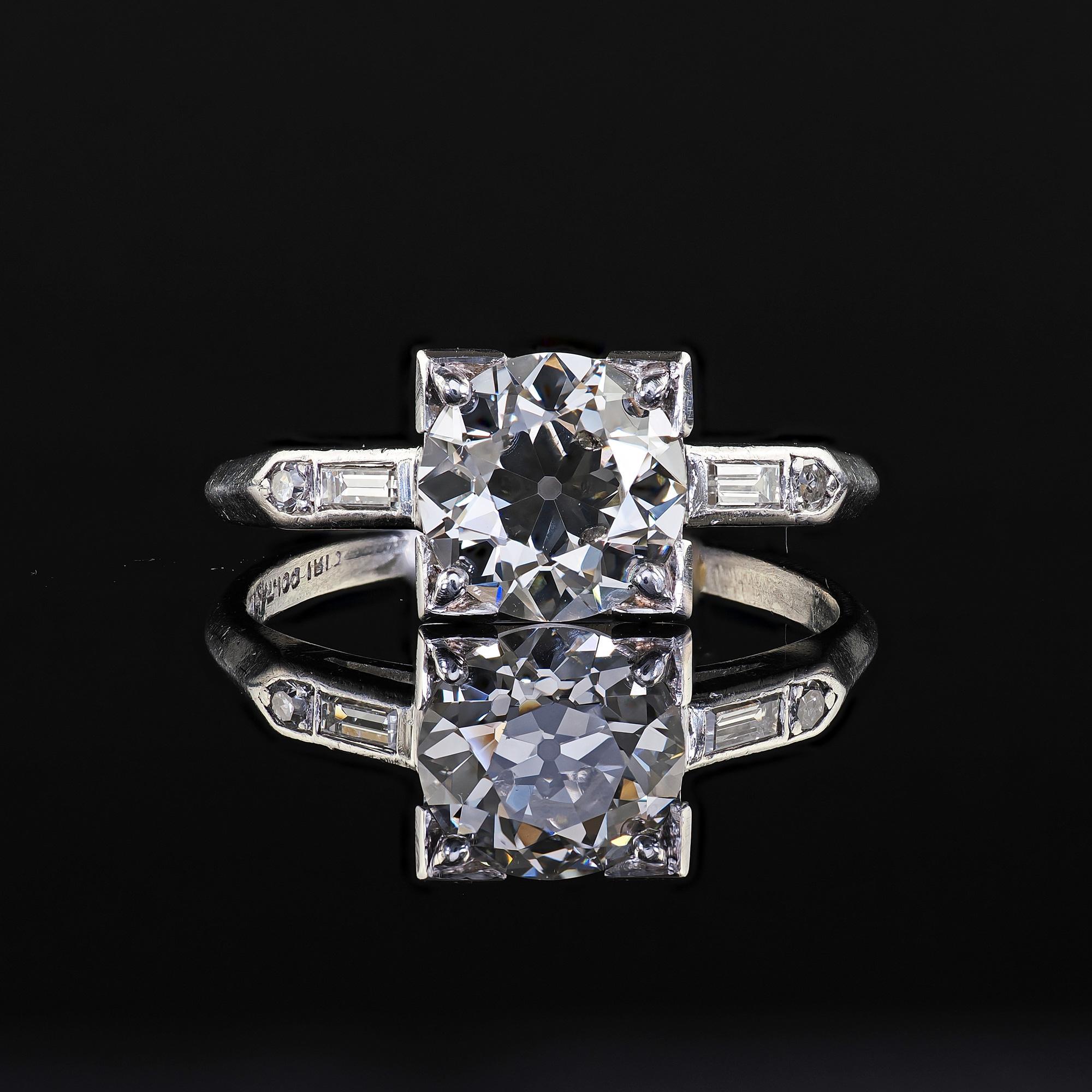Bague de fiançailles Art déco ancienne en platine avec diamant baguette vieille Europe - GIA en vente 3
