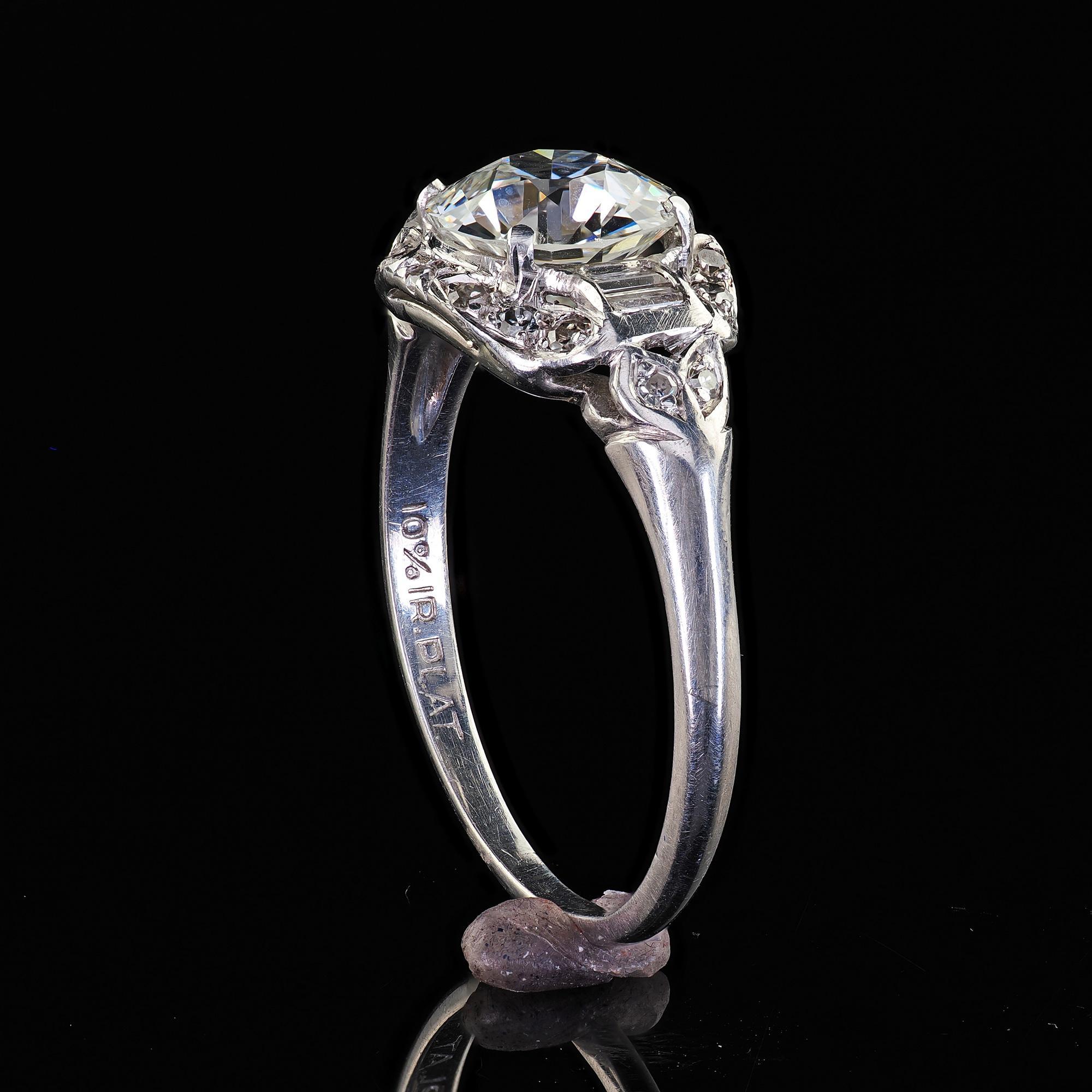 Anello di fidanzamento Baguette con diamante antico in platino Art Deco - GIA in vendita 3