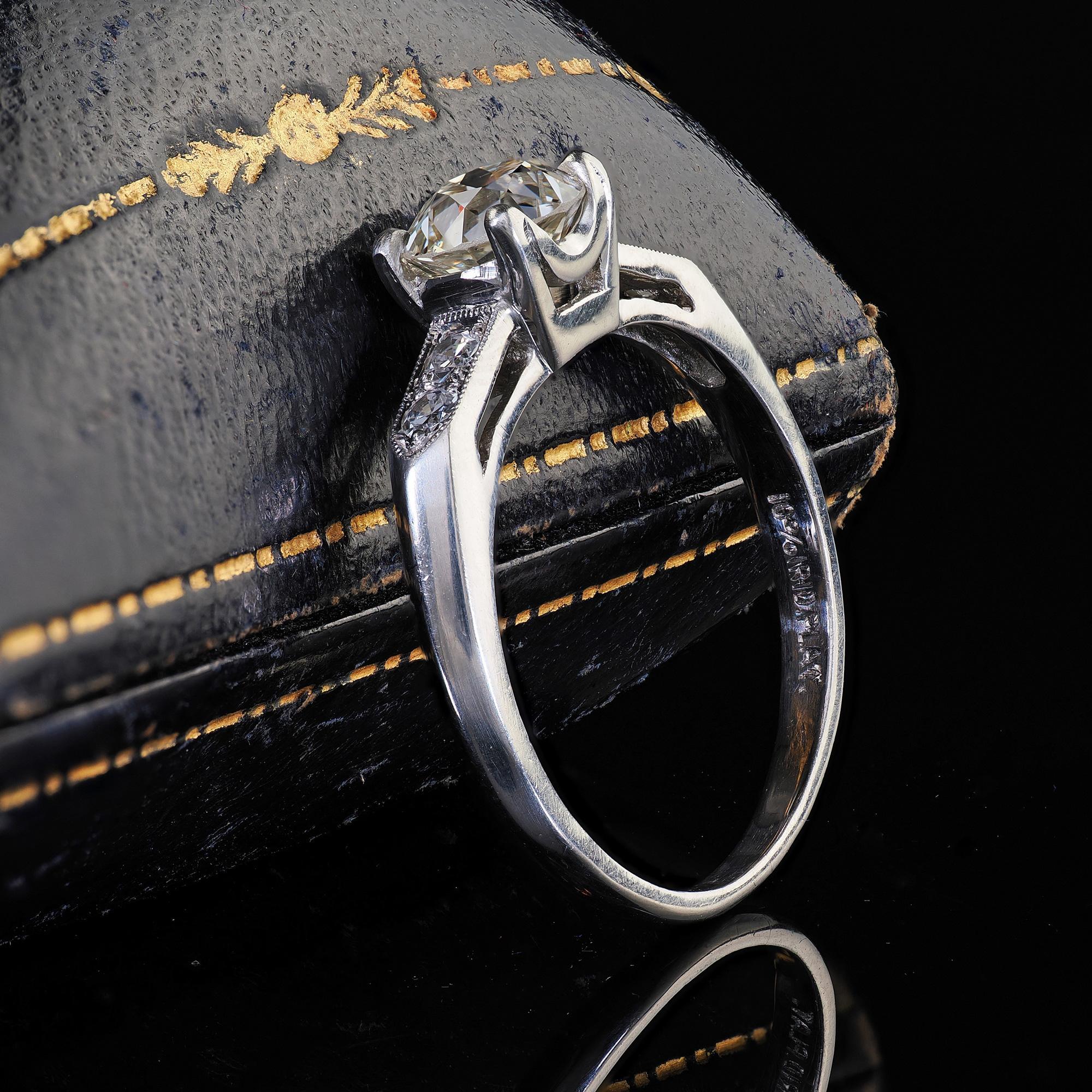 Art déco Bague de fiançailles classique en platine, diamant européen ancien Art Deco - GIA en vente