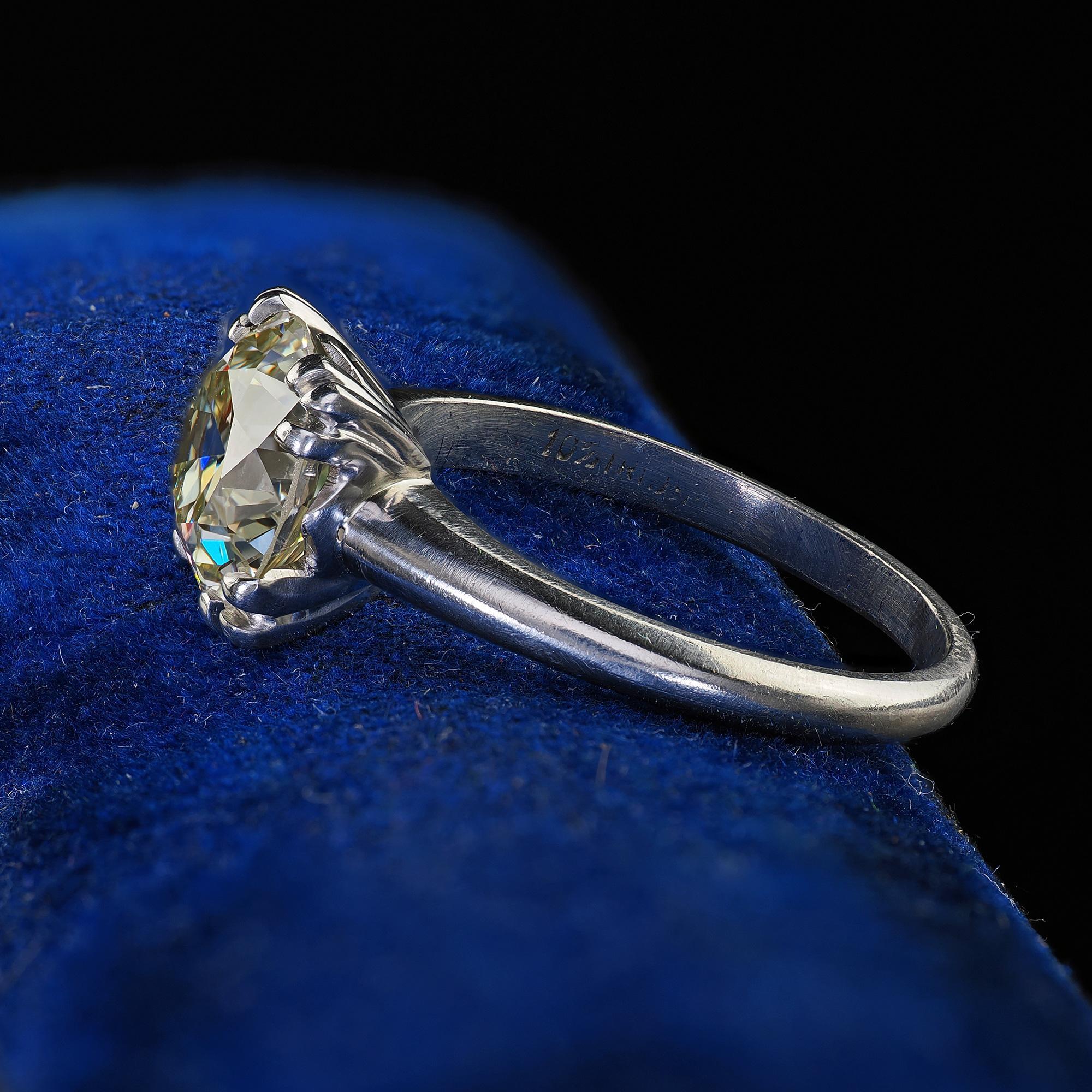 Antiker Art Deco Platin Alt Europäischer Diamant Classic Verlobungsring - GIA im Zustand „Gut“ im Angebot in Great Neck, NY