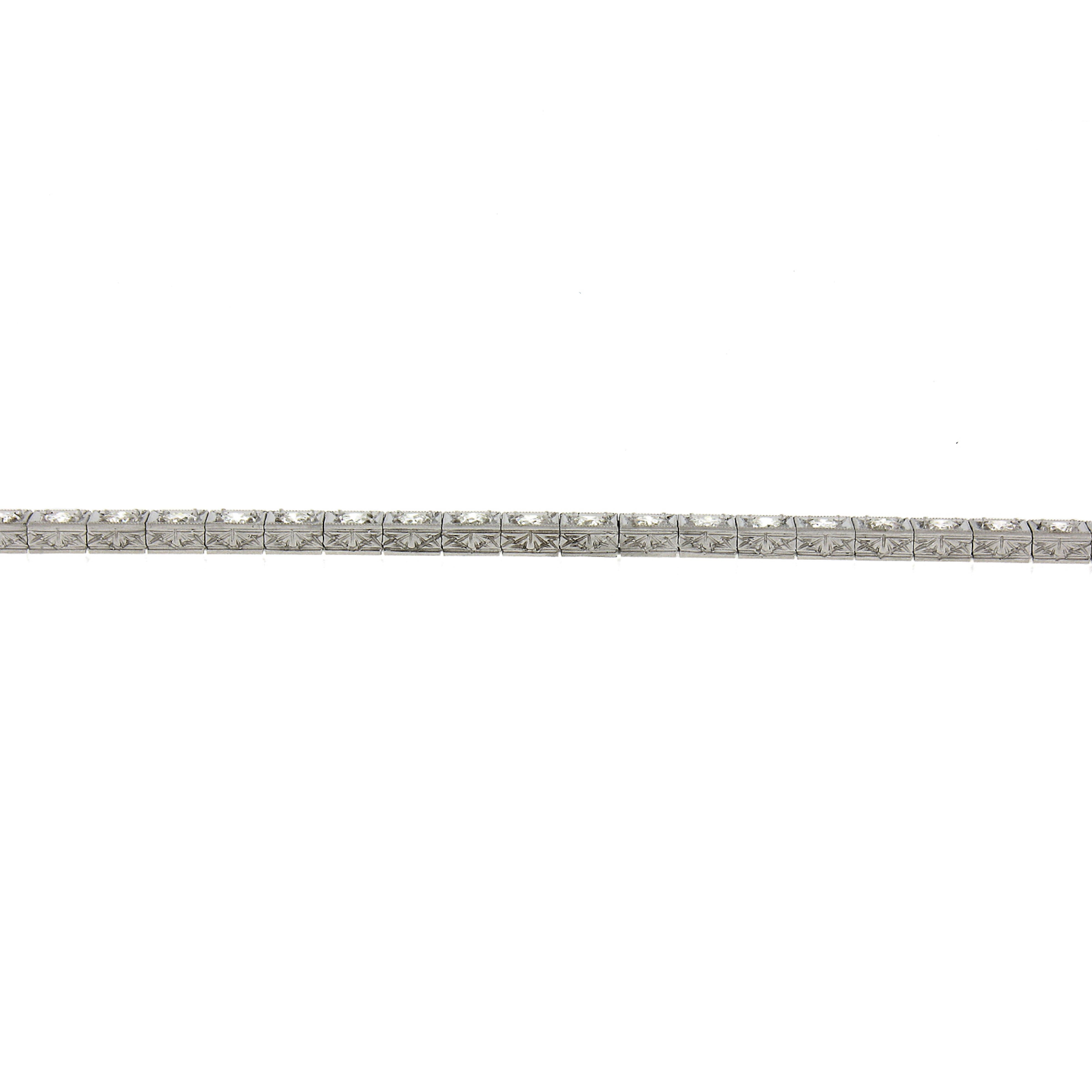 Antikes Art-Déco-Tennisarmband aus Platin mit graviertem Milgrain-Diamant im Zustand „Gut“ in Montclair, NJ