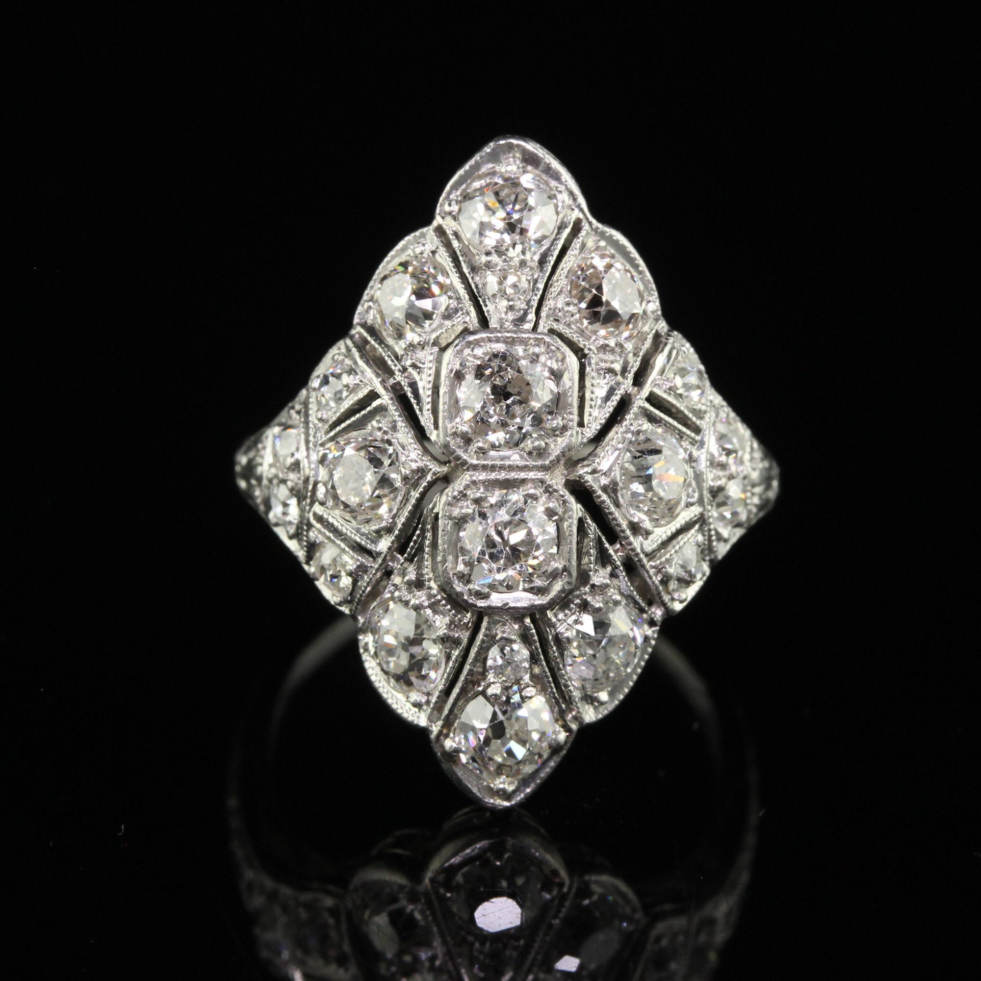 Bague bouclier filigrane Art déco ancienne en platine avec diamants européens anciens Pour femmes en vente